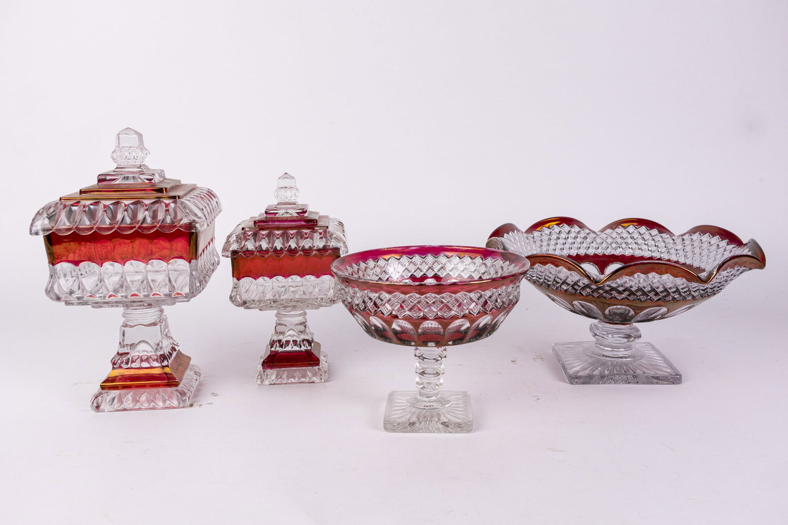Lot of Vintage Westmoreland Style Glass Decor: Lot of Vintage Westmoreland Style Glass Decor Size 7" x 12" x 12" Literature Brooks Auction – Online Auction Terms & Conditions —————————