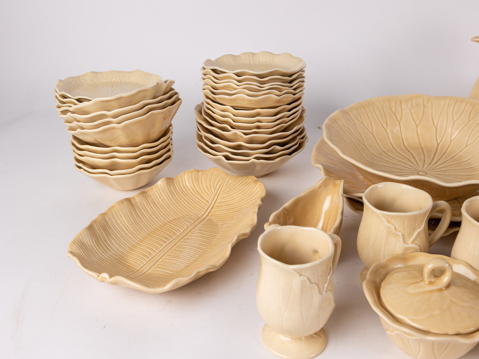 Metlox Lotus by Poppytrail Large Dish Set - 3