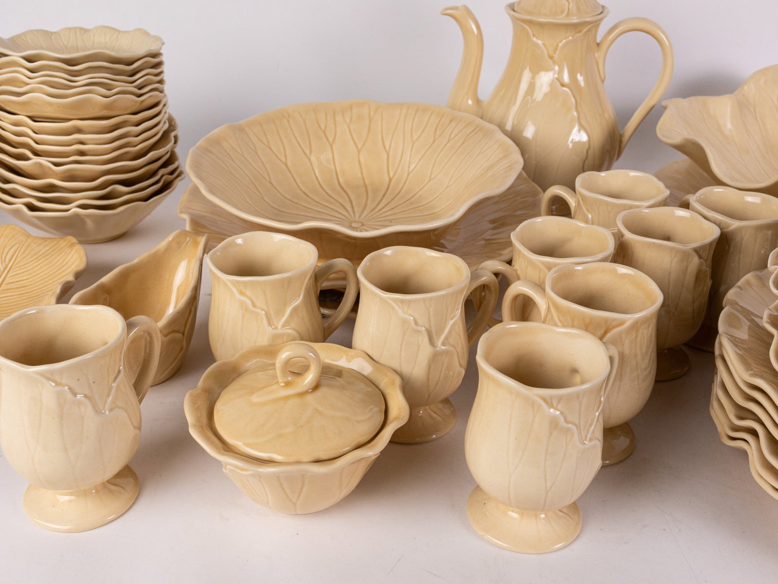 Metlox Lotus by Poppytrail Large Dish Set - 4