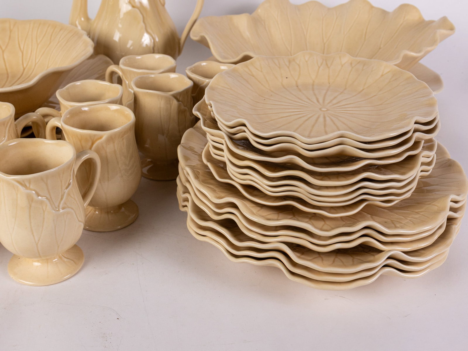 Metlox Lotus by Poppytrail Large Dish Set - 5