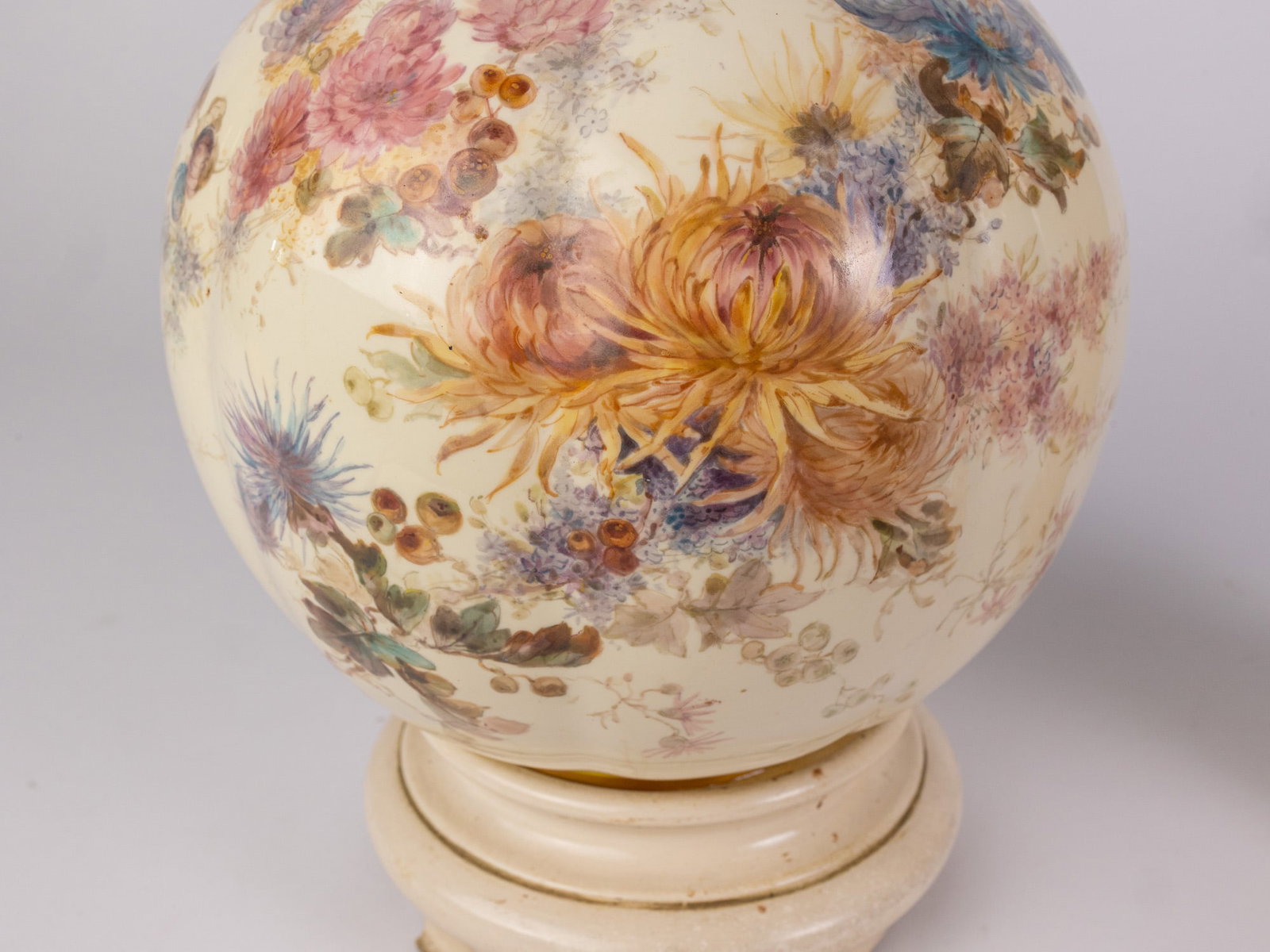 Two Vintage Decorative Vessels - 4