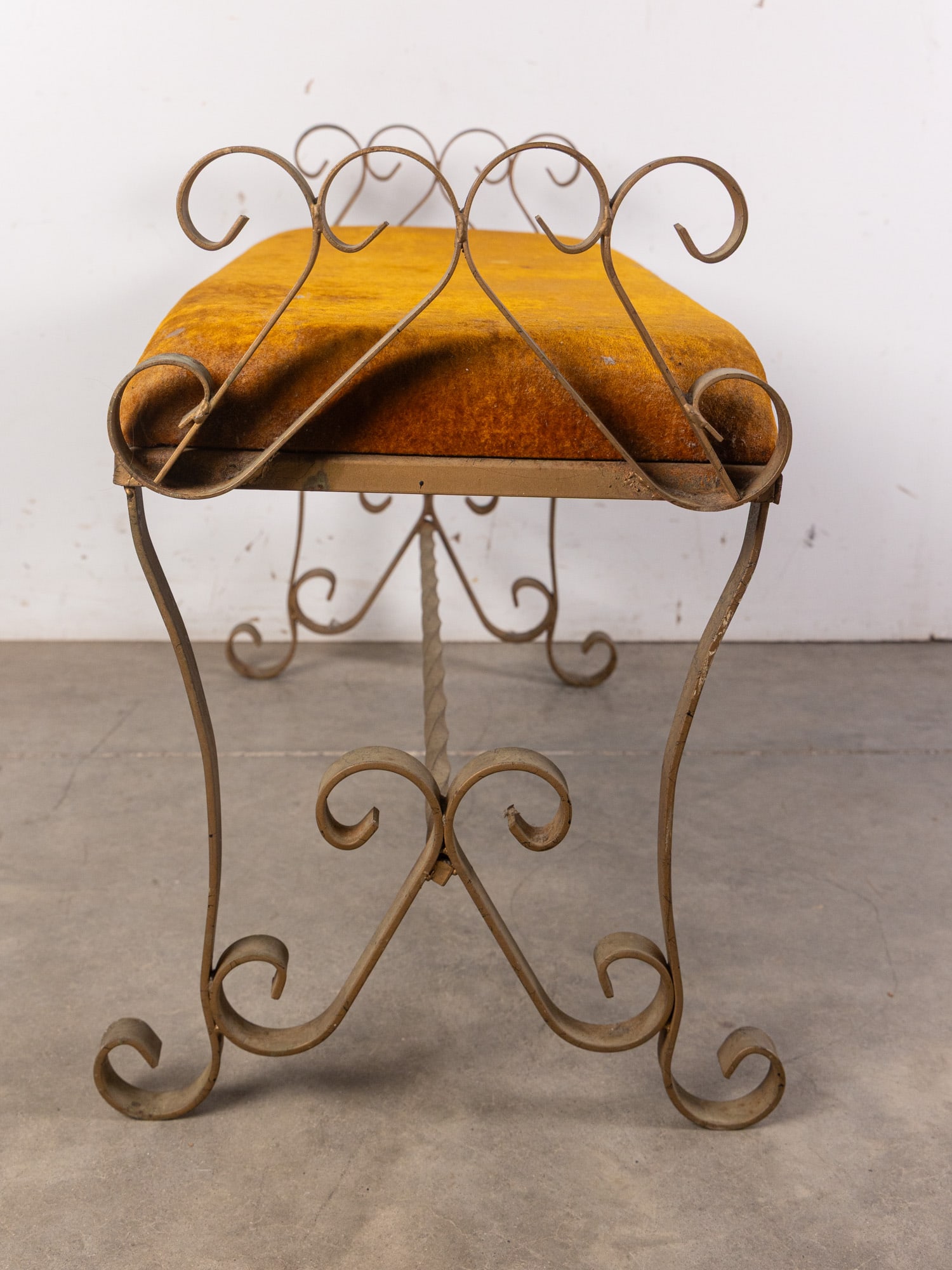 1960's Renaissance Revival Upholstered Bench - 3