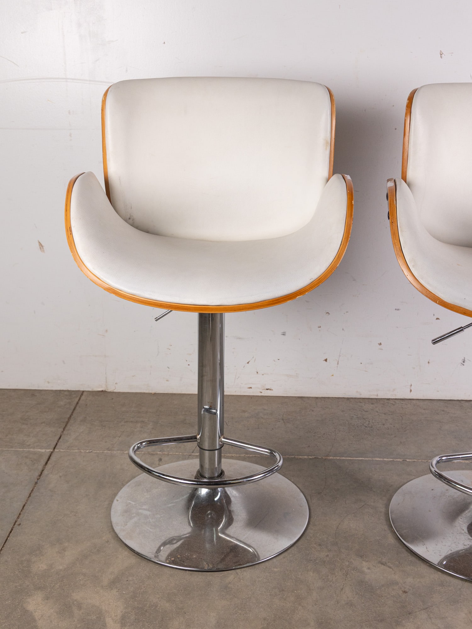 Pair of Contemporary Modern Style Bar Stools - 2