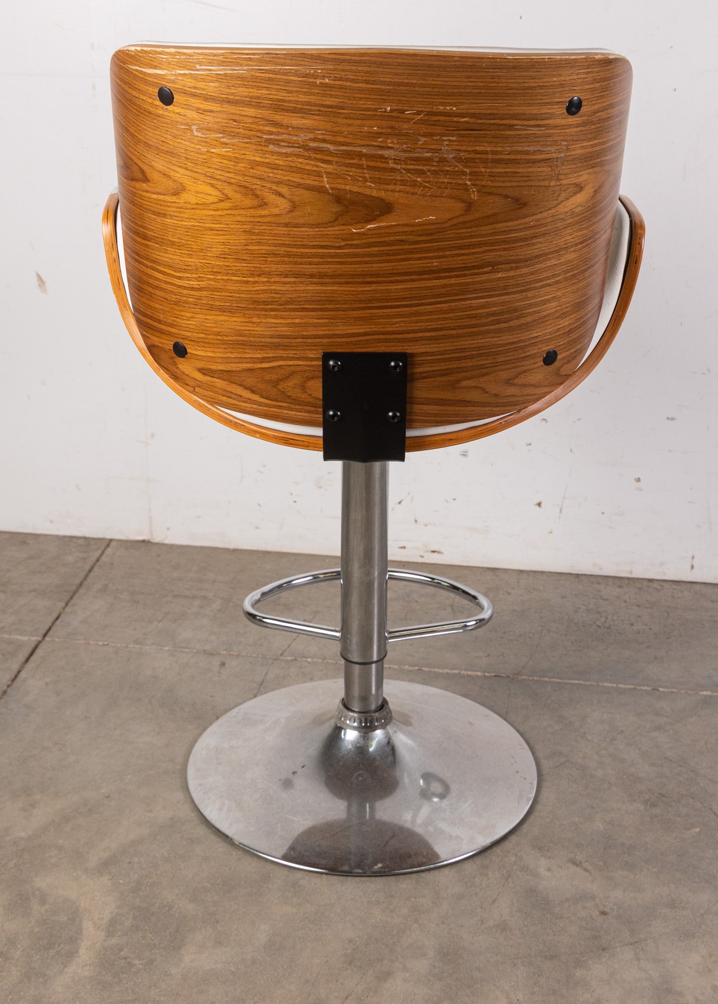 Pair of Contemporary Modern Style Bar Stools - 4