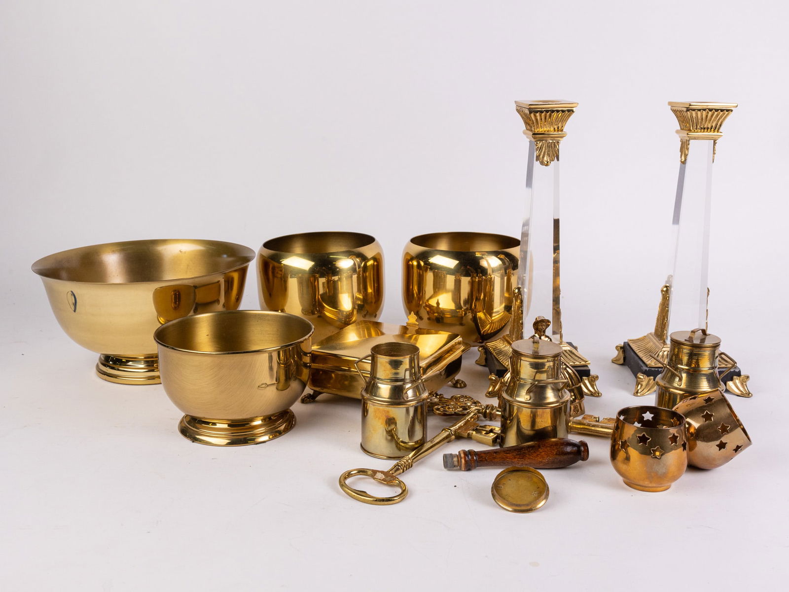 Lot of Vintage Brass Decor (1 of 6)
