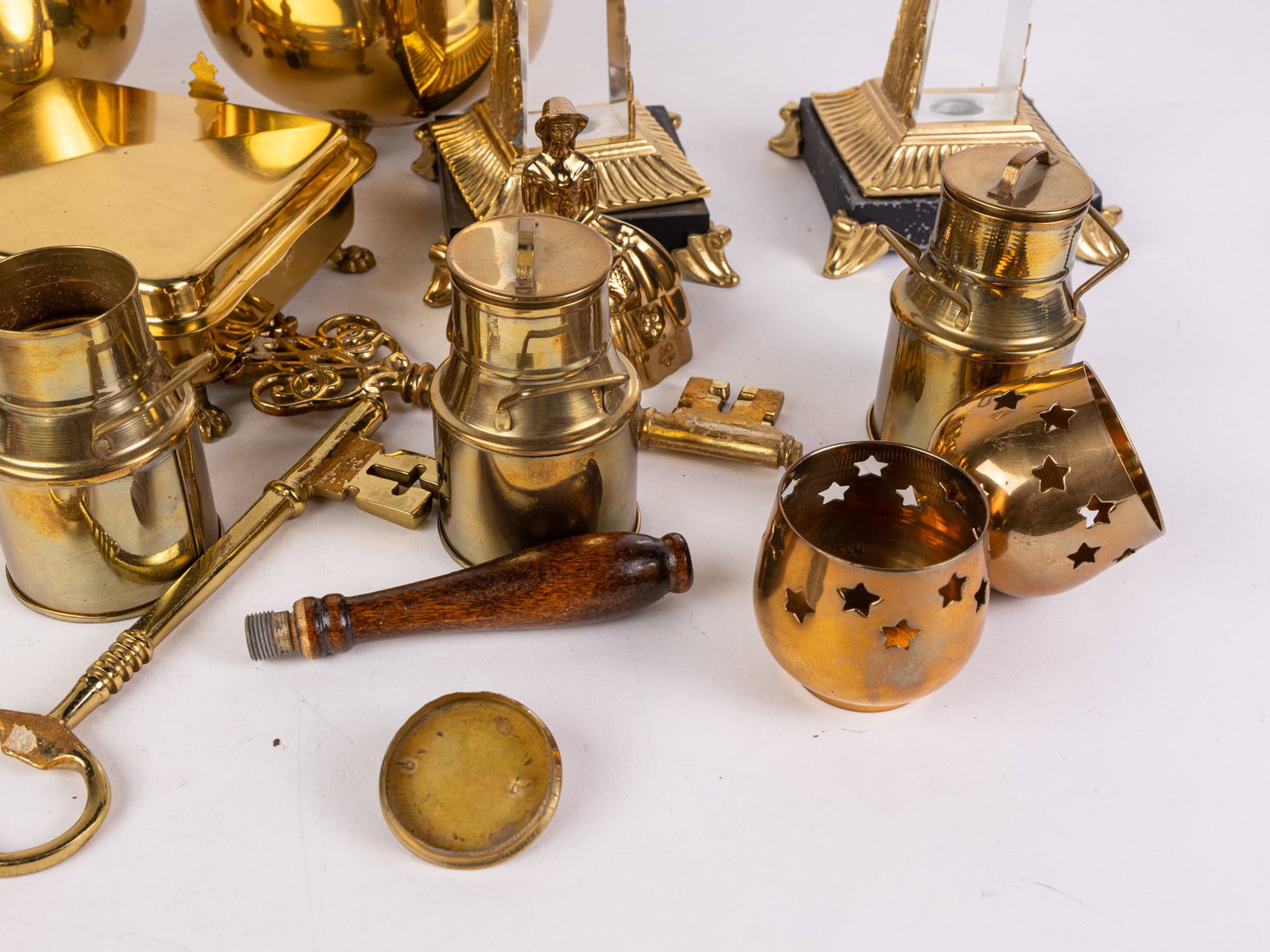 Lot of Vintage Brass Decor - 3