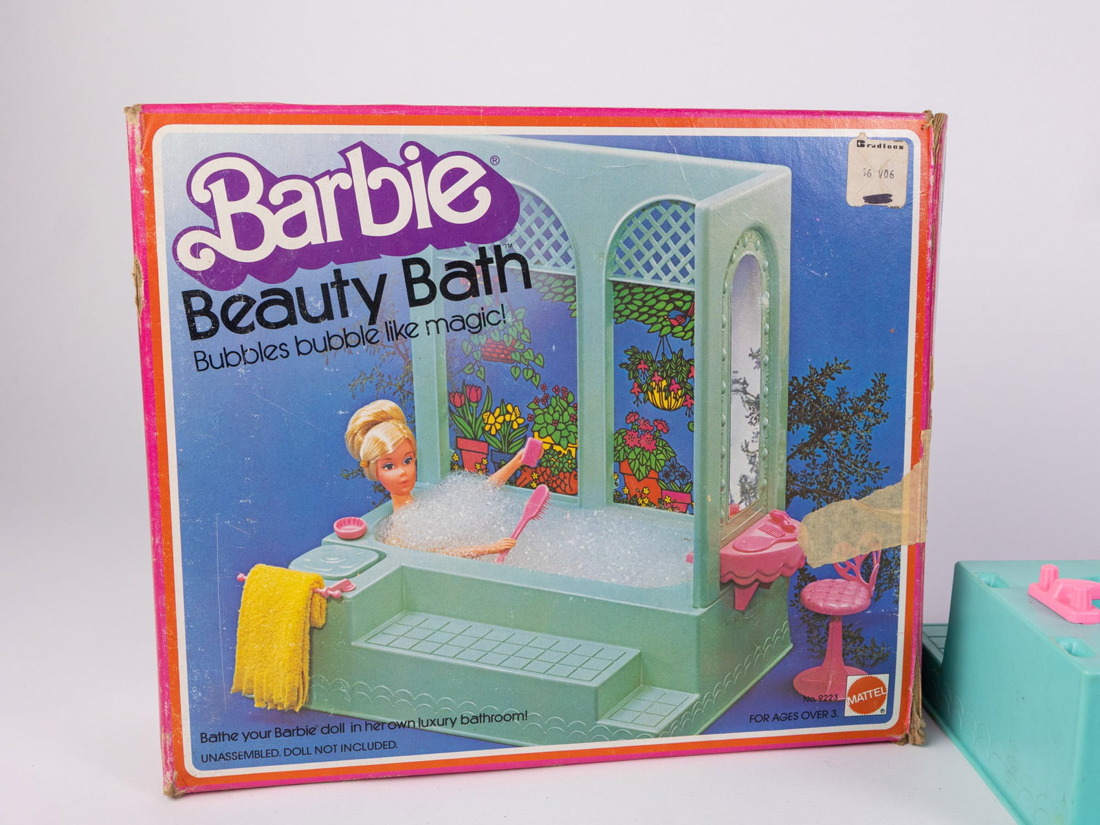 Vintage Barbie Beauty Bath Set 9223 IOB - 3