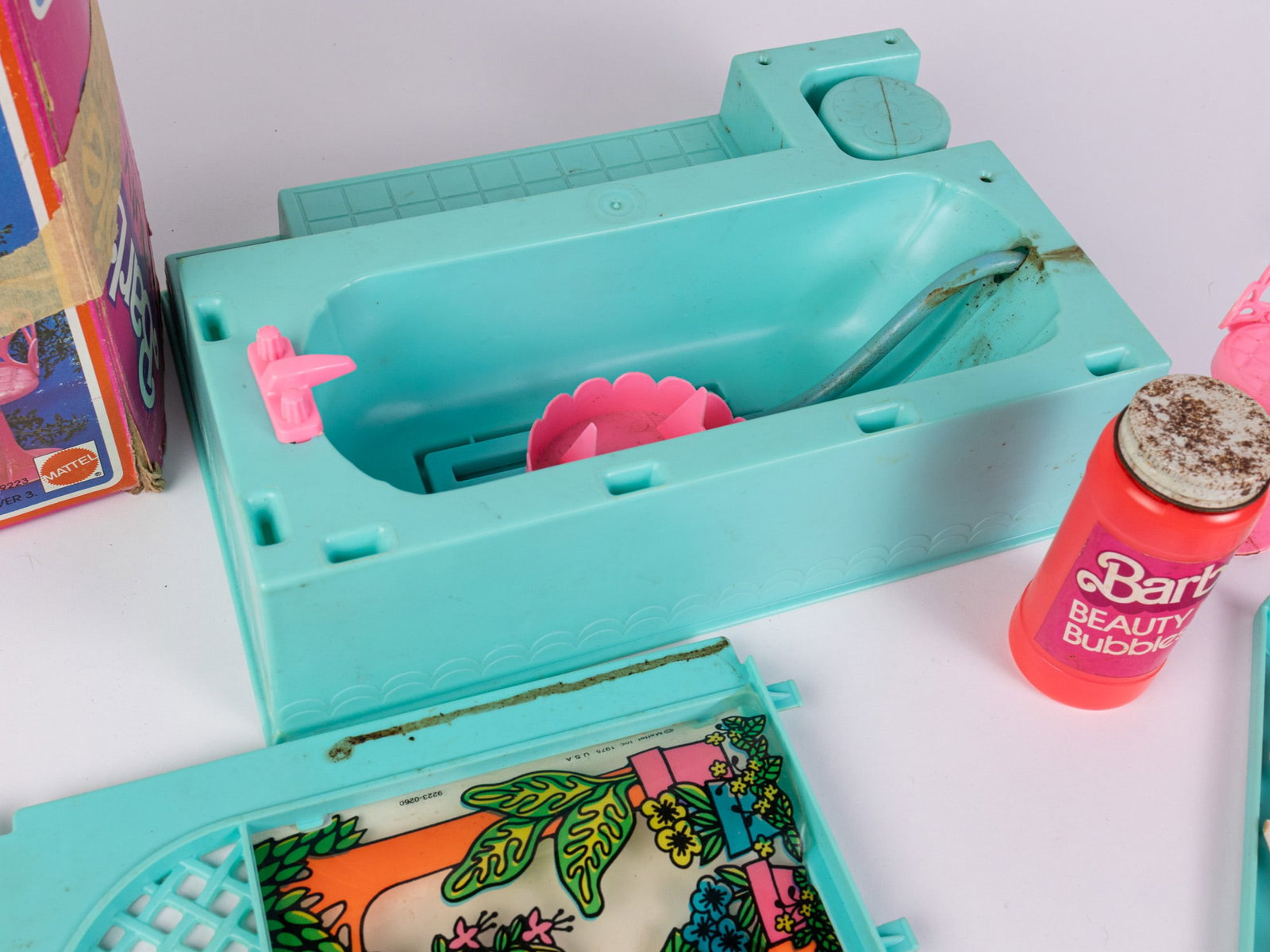 Vintage Barbie Beauty Bath Set 9223 IOB - 4