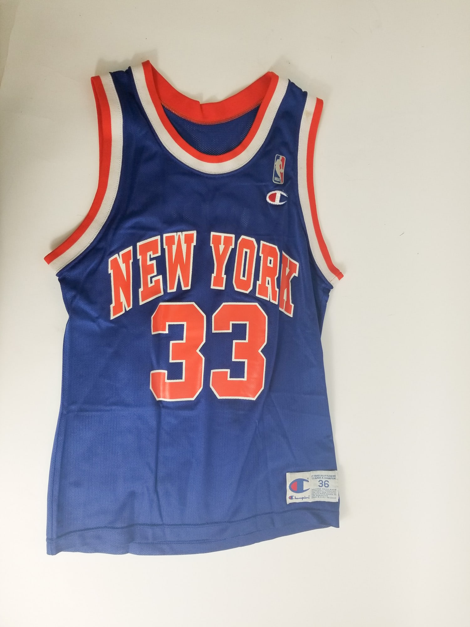 New York Knicks Size 36 Jersey: New York Knicks Size 36 Jersey Size Size 36 Literature Brooks Auction – Online Auction Terms & Conditions ————————————R
