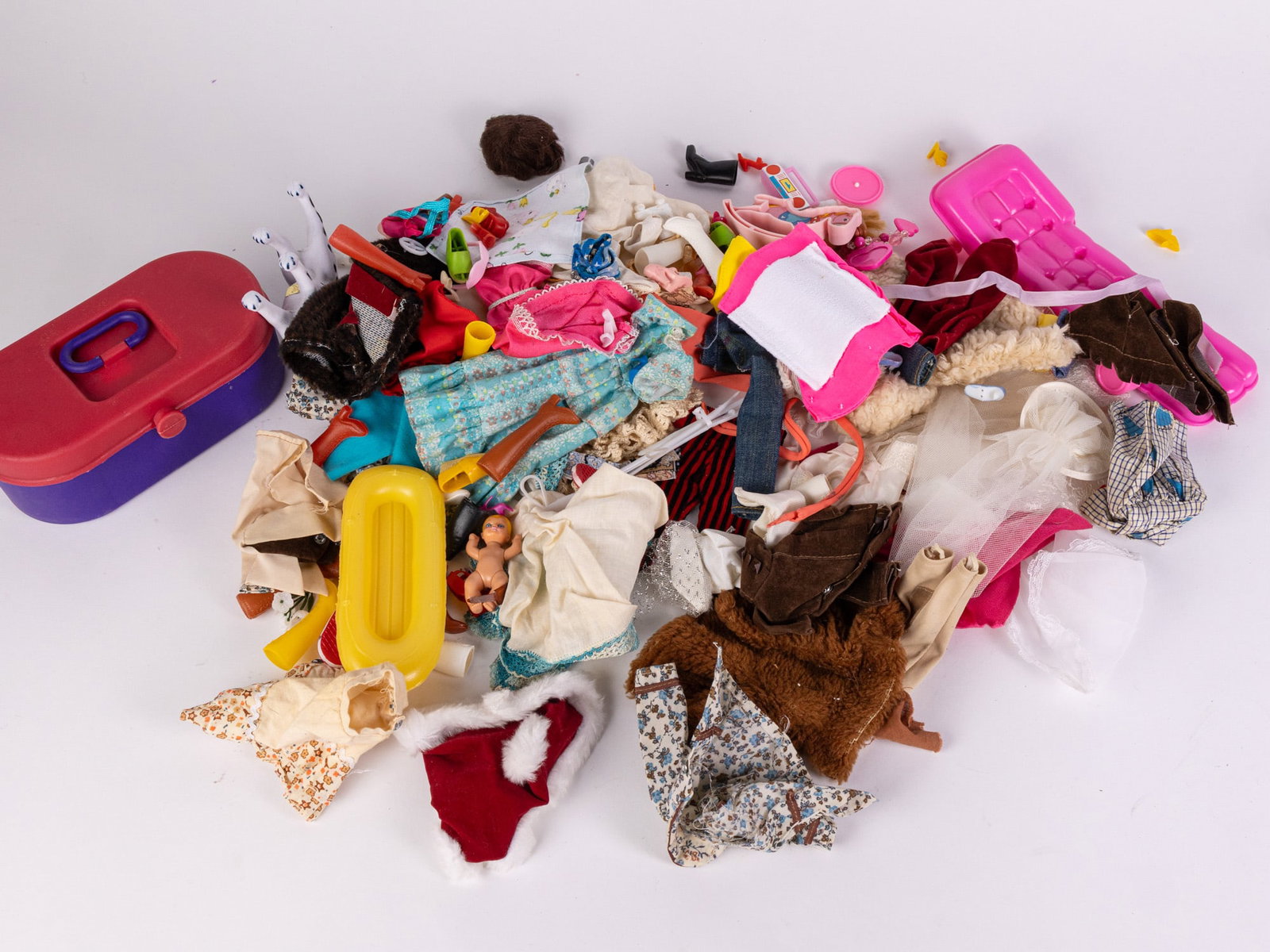 Vintage Barbie & Barbie Clone Accessories & Clothes (1 of 9)