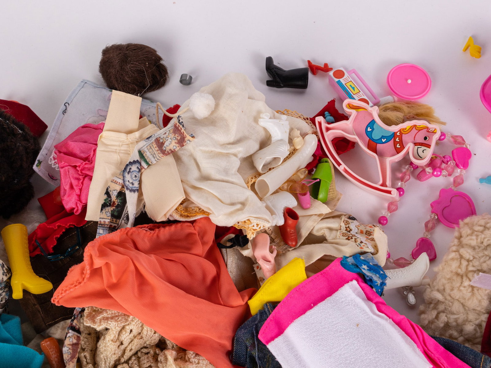 Vintage Barbie & Barbie Clone Accessories & Clothes - 4