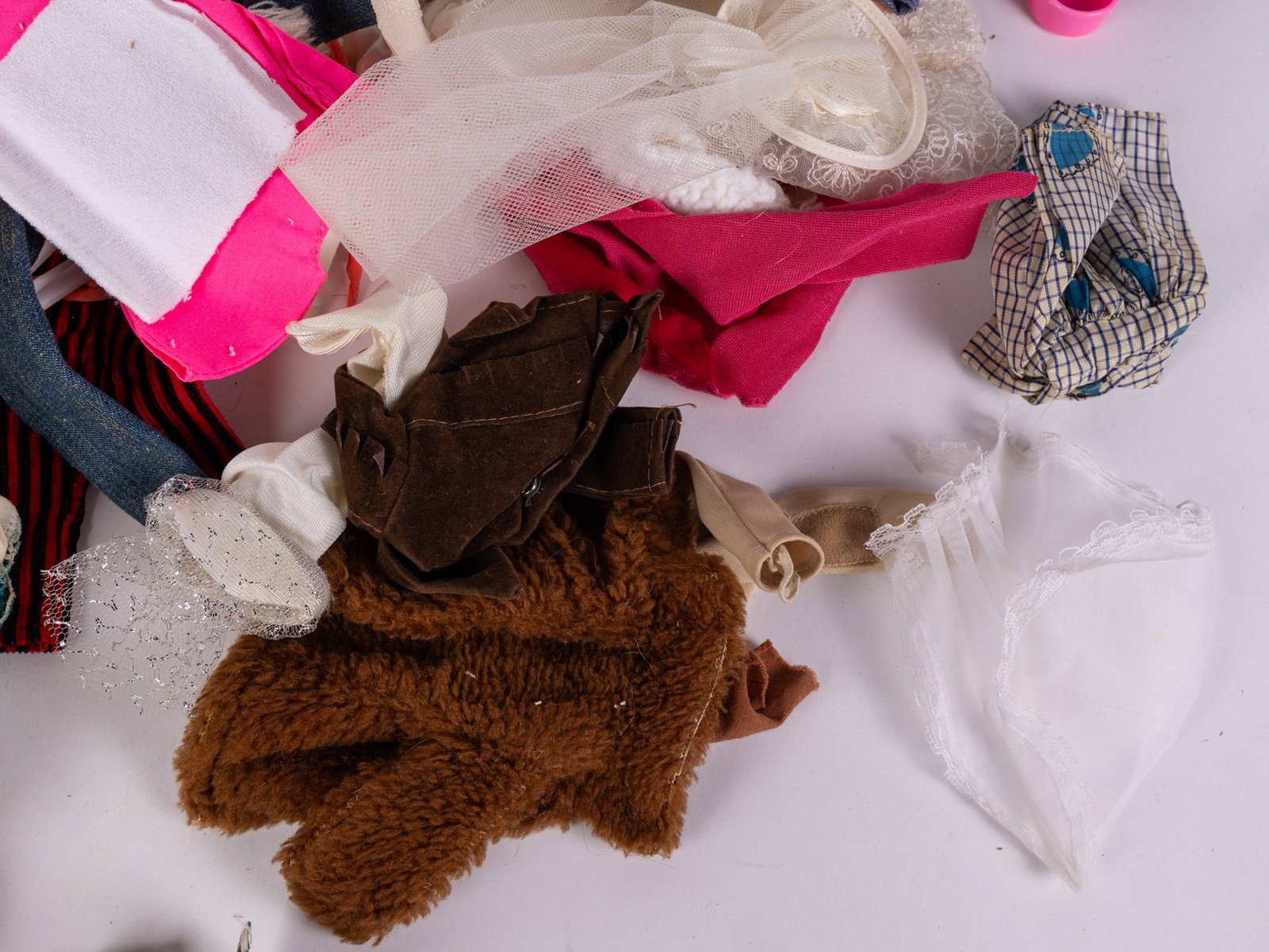 Vintage Barbie & Barbie Clone Accessories & Clothes - 6