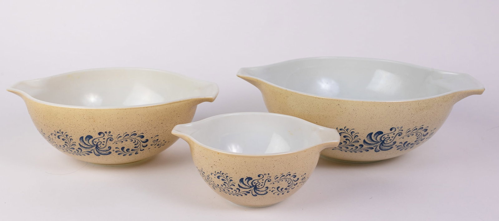 Three Pieces of Vintage "Homestead" Pyrex Cookware: Three Pieces of Vintage "Homestead" Pyrex CookwareSize4.5" x 13" x 9.5"LiteratureBrooks Auction – Online Auction Terms & Conditions Contact: (856) 694-2960 | info@brooks.auction READ BEFORE YOU