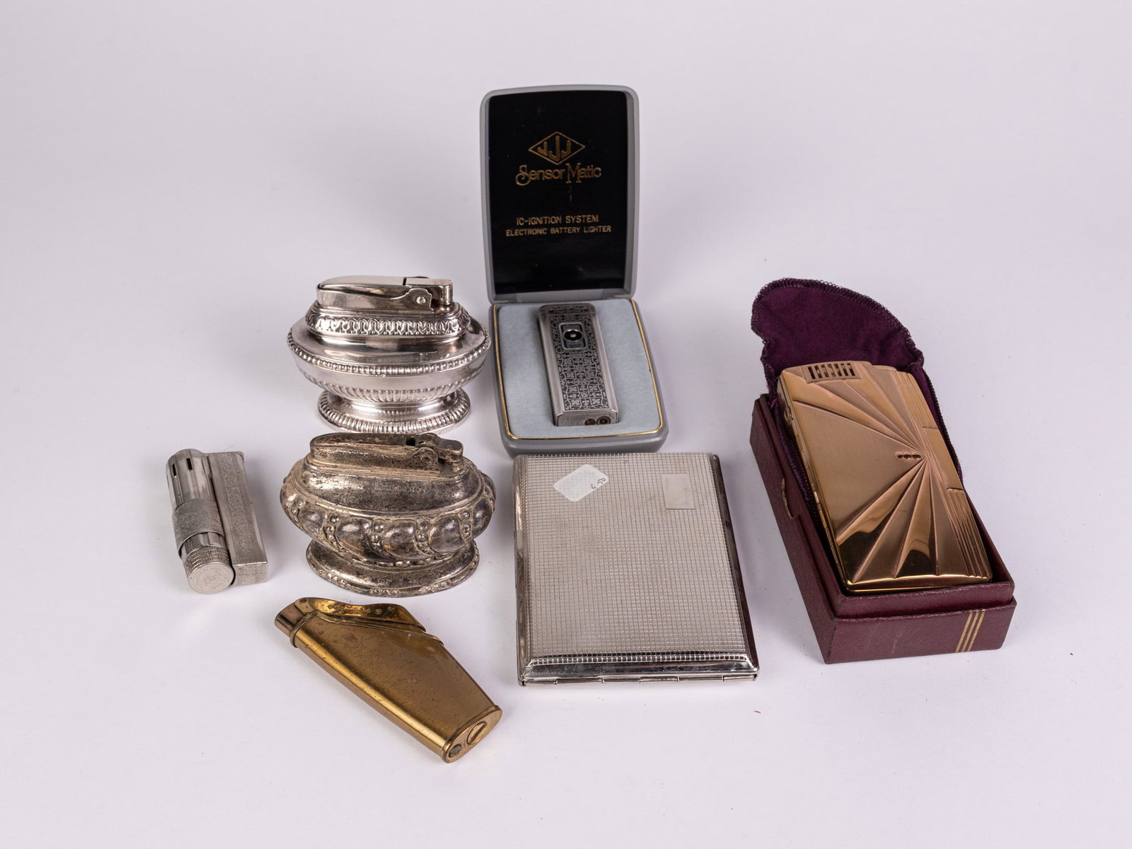 Assorted Vintage Lighters (1 of 5)