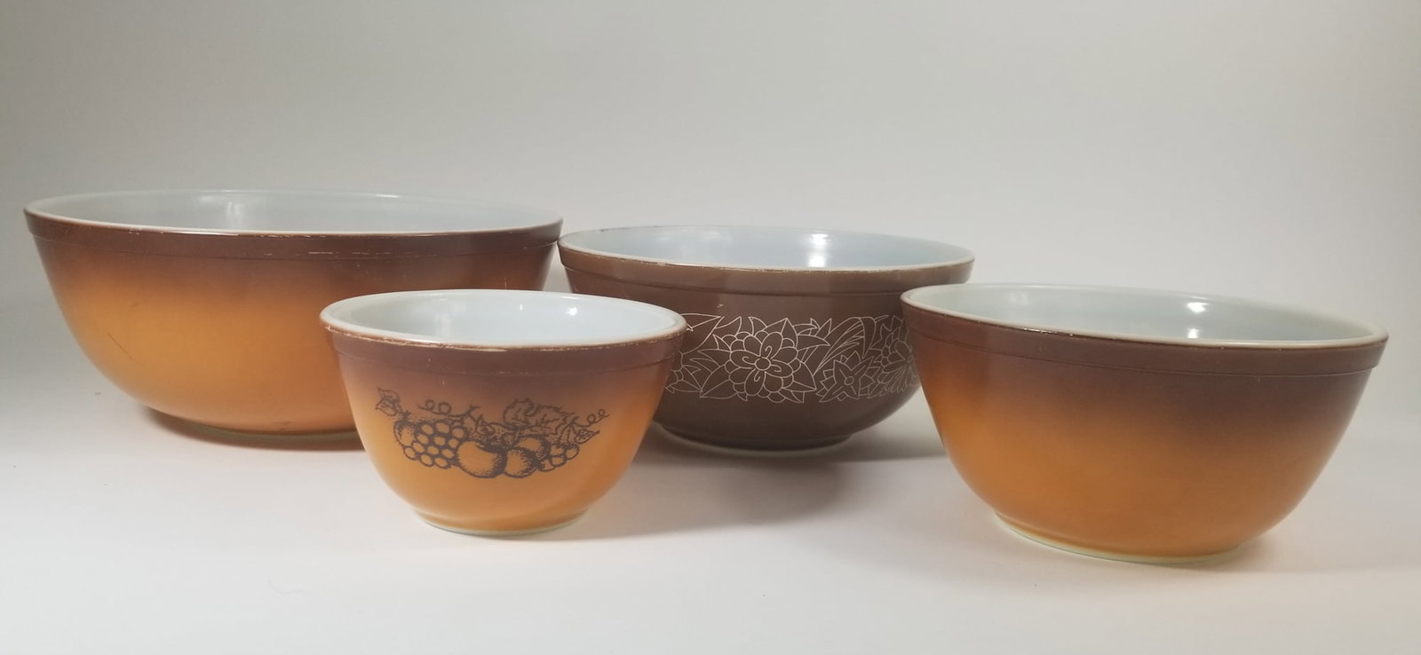 Set of Four Pyrex "Old Orchard" Mixing Bowls (1 of 3)