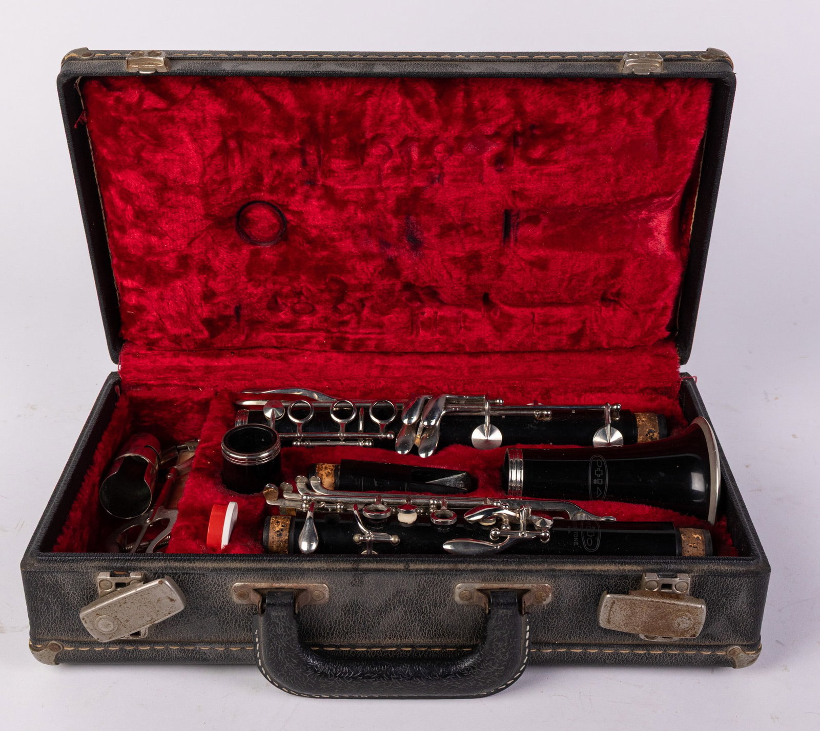 Vito Reso-Tone Clarinet w/ Case (1 of 6)