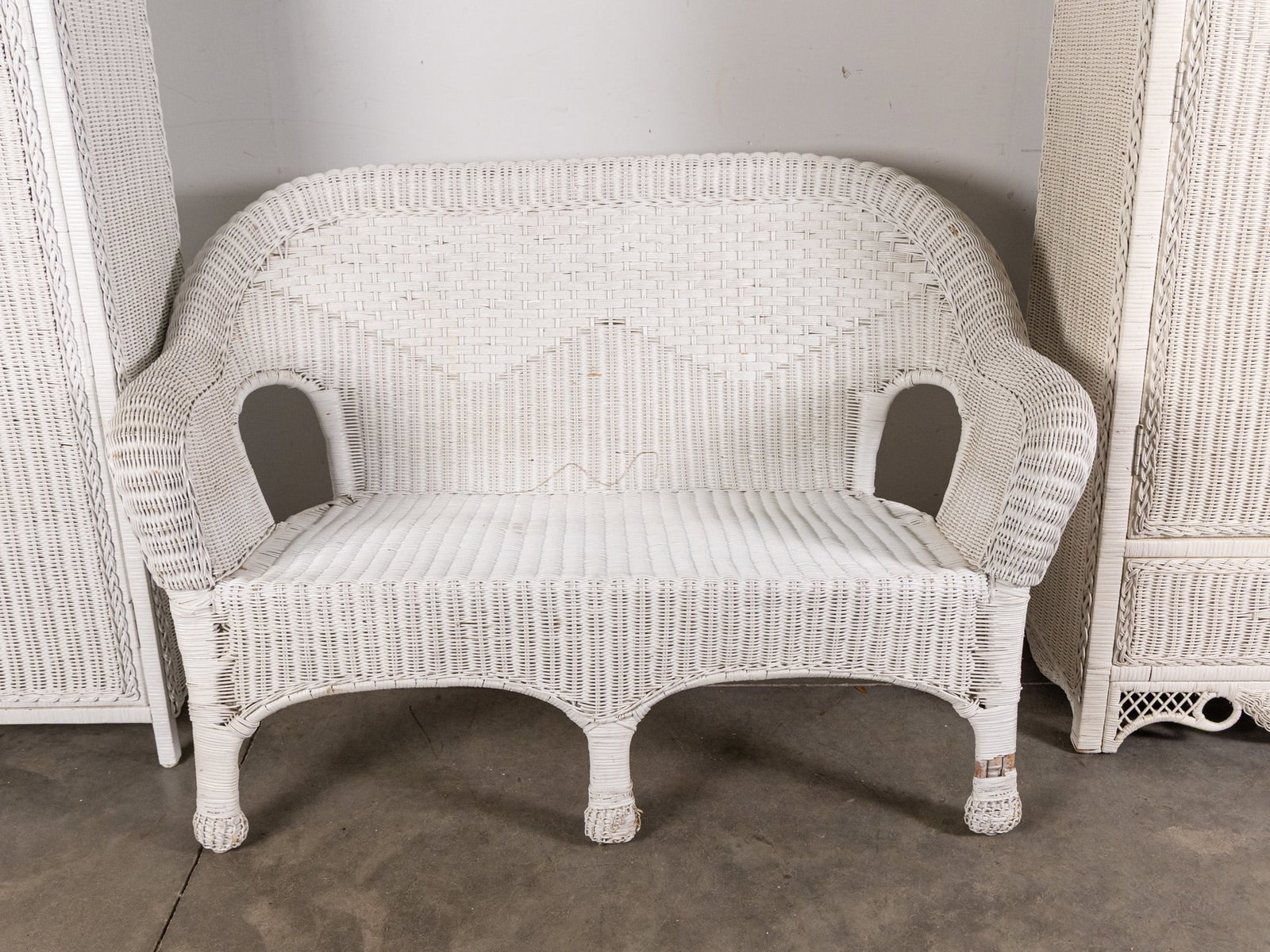 Vintage White Wicker Five Piece Furniture Set - 4