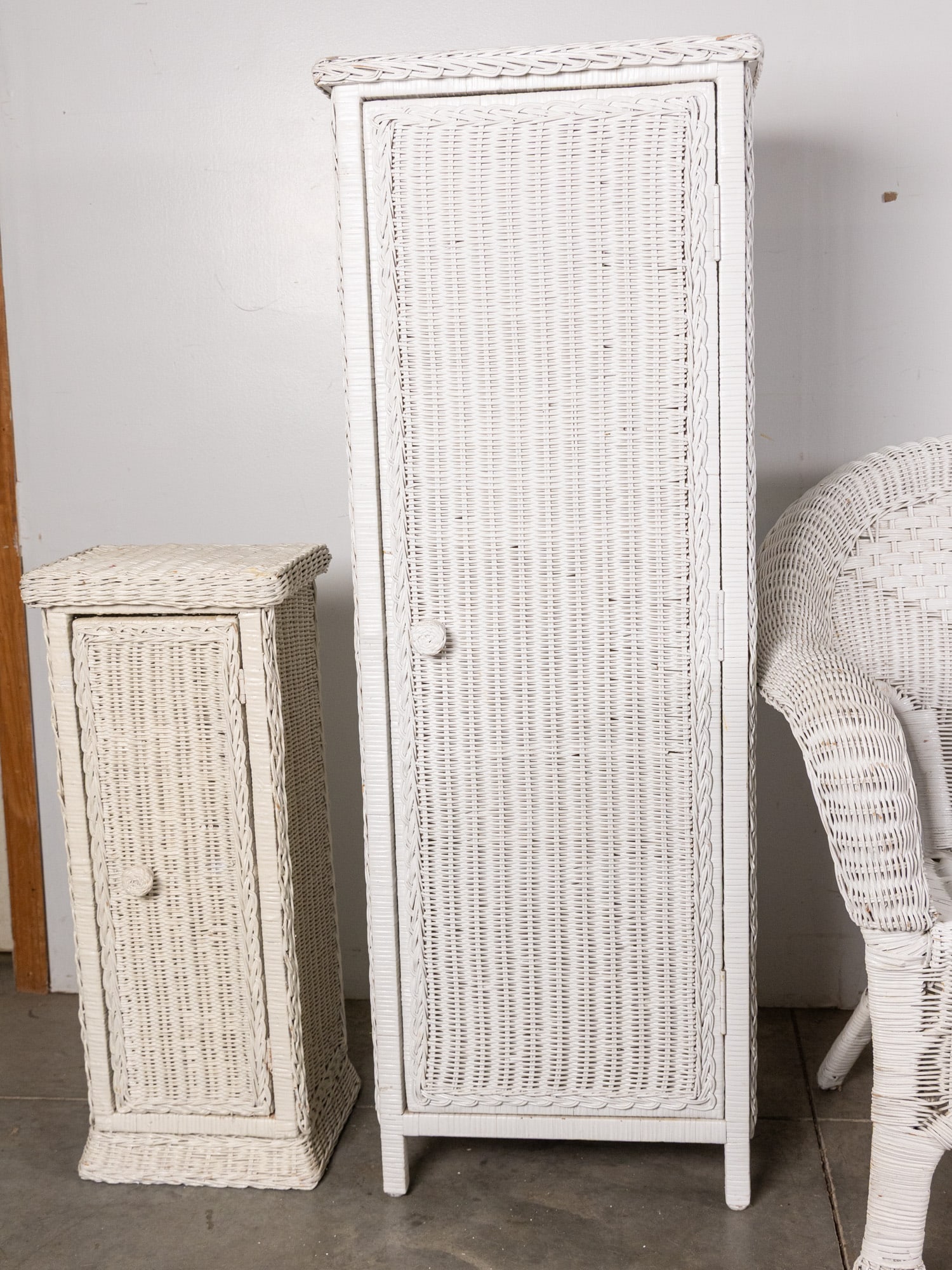 Vintage White Wicker Five Piece Furniture Set - 6