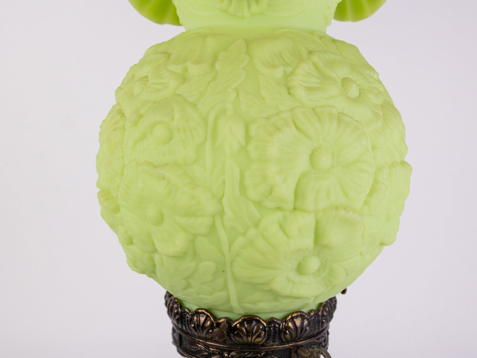 Fenton Poppy Satin Glass Two-Way GWTW Lamp - 4