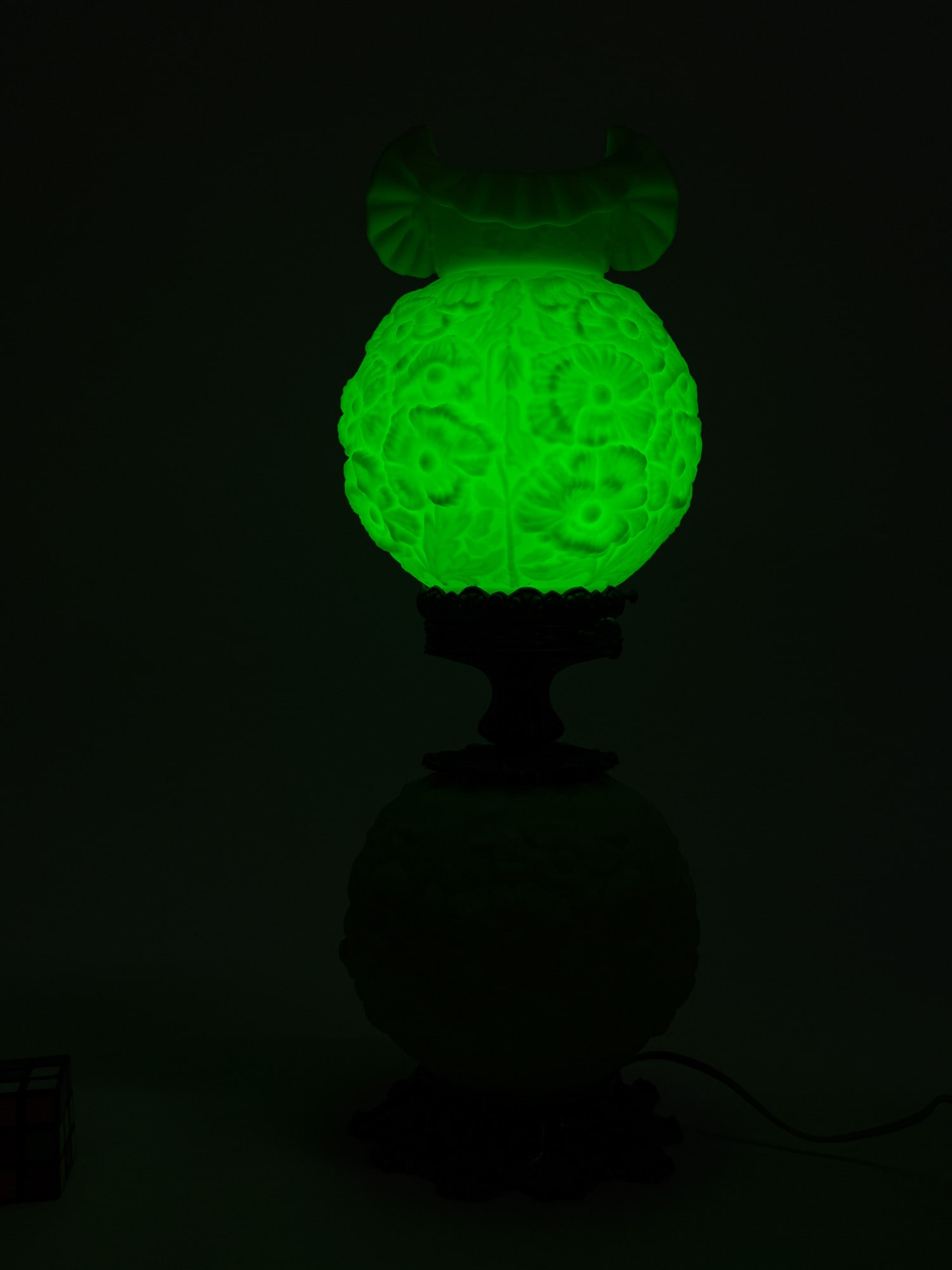 Fenton Poppy Satin Glass Two-Way GWTW Lamp - 5