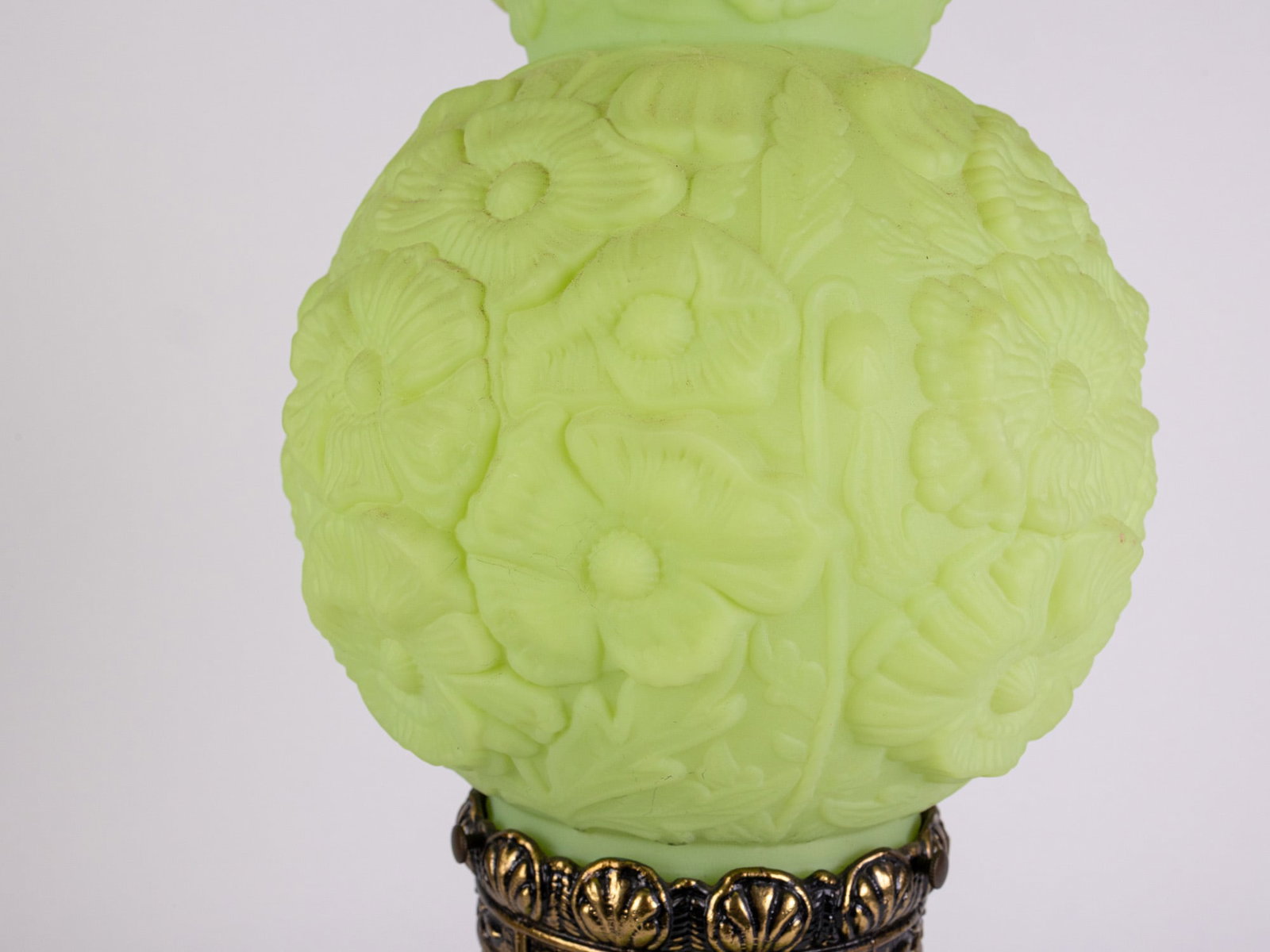 Fenton Poppy Satin Glass Two-Way GWTW Lamp - 3