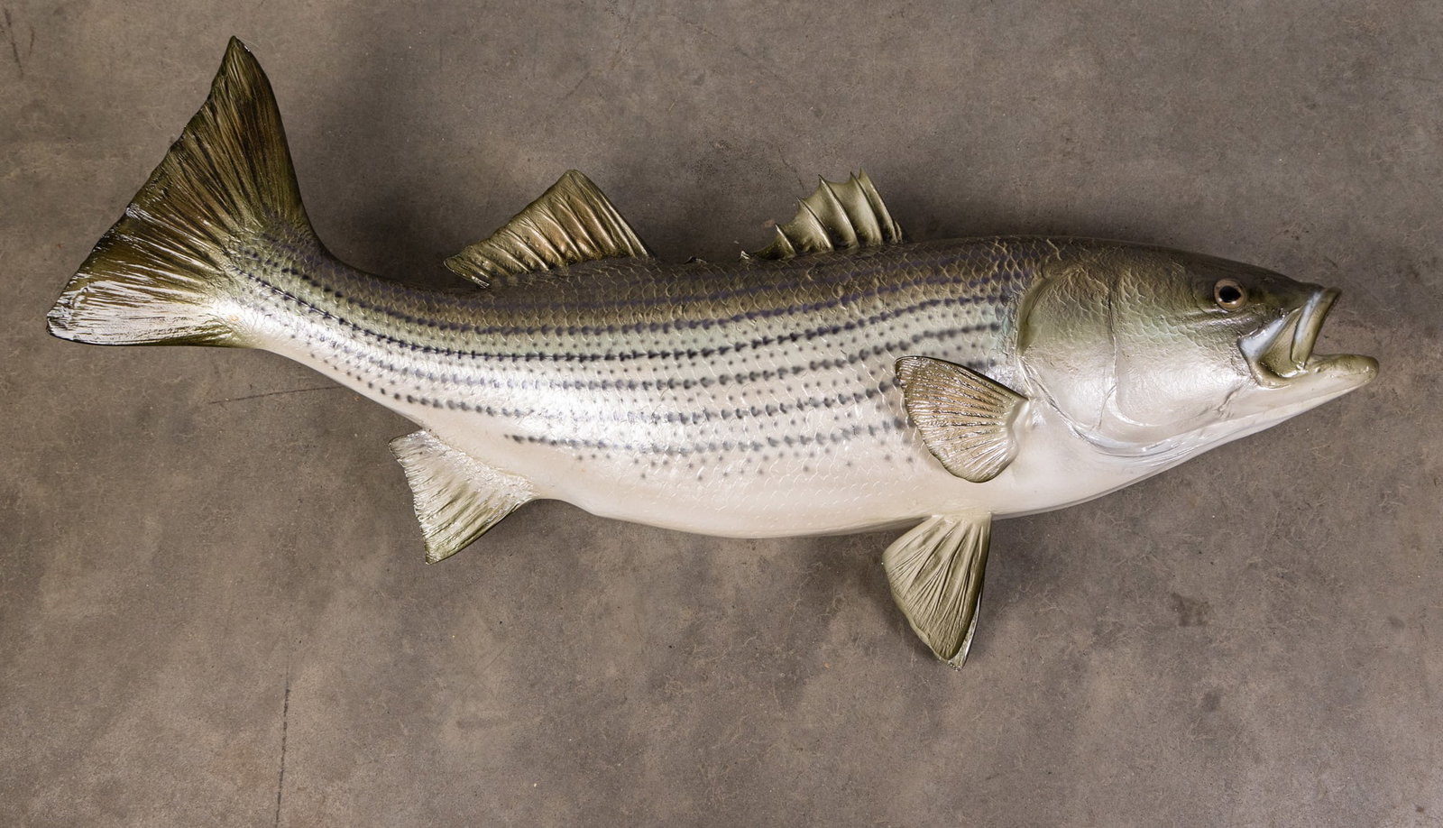 Replica Big Mouth Bass Wall Mounted Trophy (1 of 5)