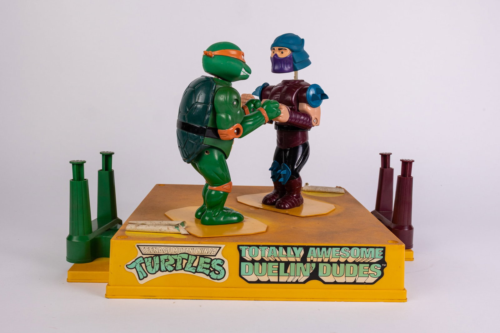 Vintage 1991 TMNT "Totally Awesome Duelin' Dudes" by REMCO: Vintage 1991 TMNT "Totally Awesome Duelin' Dudes" by REMCO Literature Brooks Auction – Online Auction Terms & Conditions Contact: (856) 694-2960 | info@brooks.auction READ BEFORE YOU BID: We