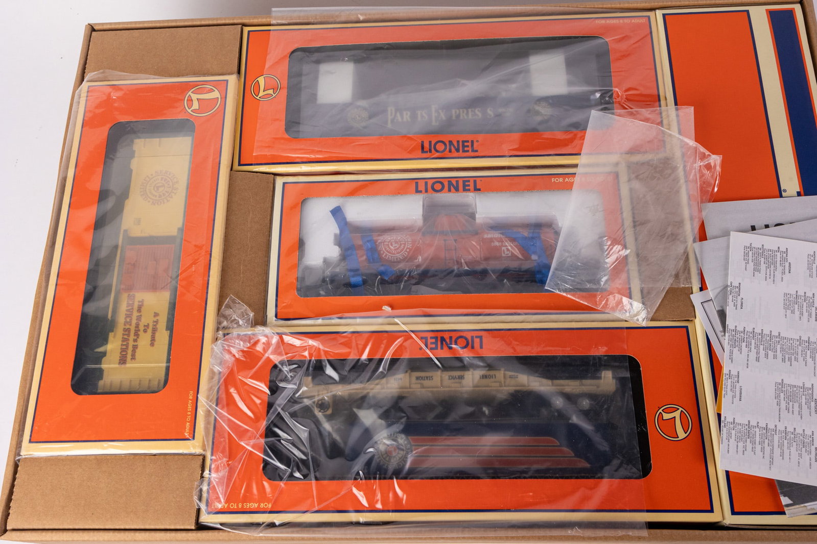 Lionel 2000 Service Station Special Set 6-21952 Train Set in Box - 4