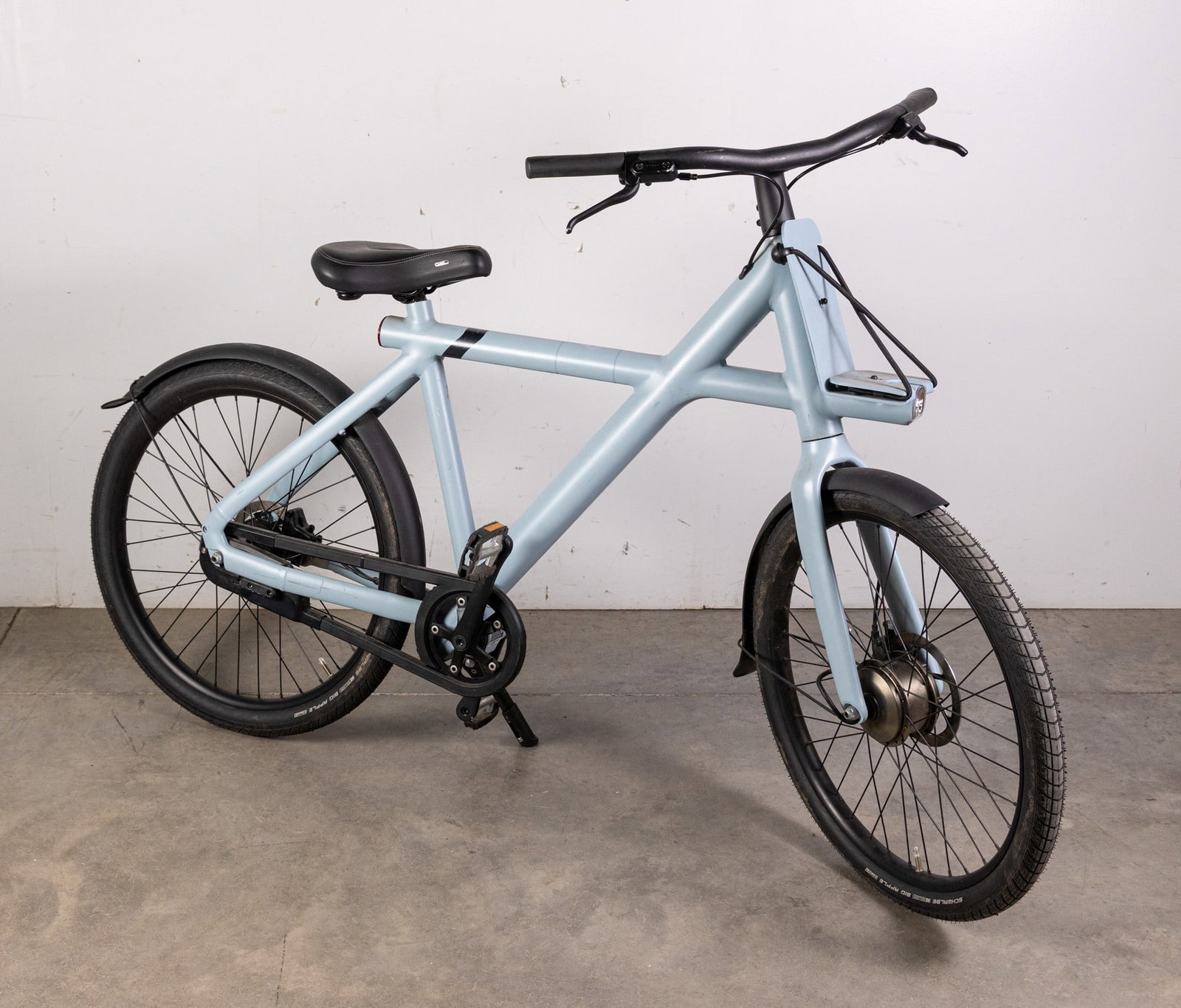 Van Moof X3 Electric Bicycle: ownership locked, parts only, as is condition Literature Brooks Auction – Online Auction Terms & Conditions Contact: (856) 694-2960 | info@brooks.auction READ BEFORE YOU BID: We want you to