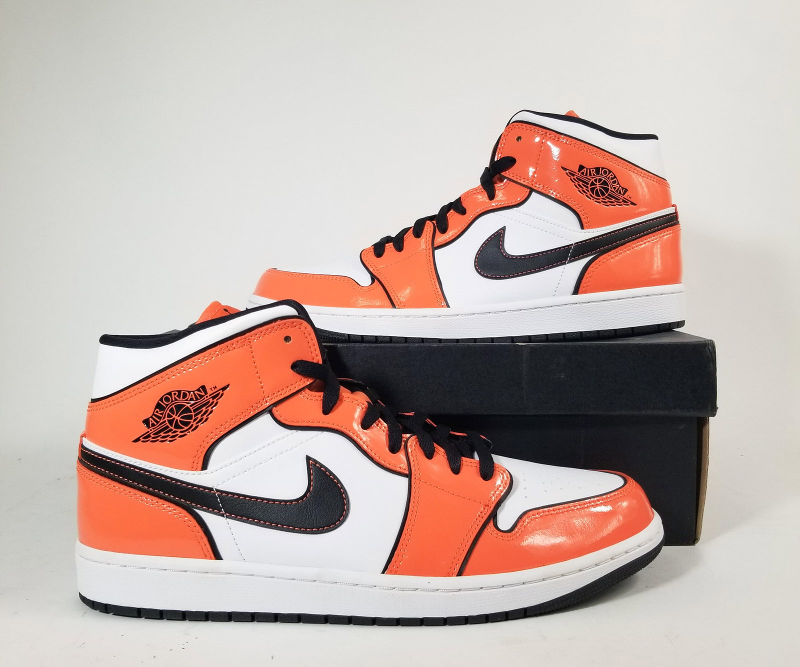 Jordan 1 Mid SE Turf Orange Sneaker IOB: Jordan 1 Mid SE Turf Orange Sneaker IOB: Appear to be clean and unworn. Men's size 11. Includes original box. From the original product description: "The special edition (SE) of the Air Jordan 1 Mid