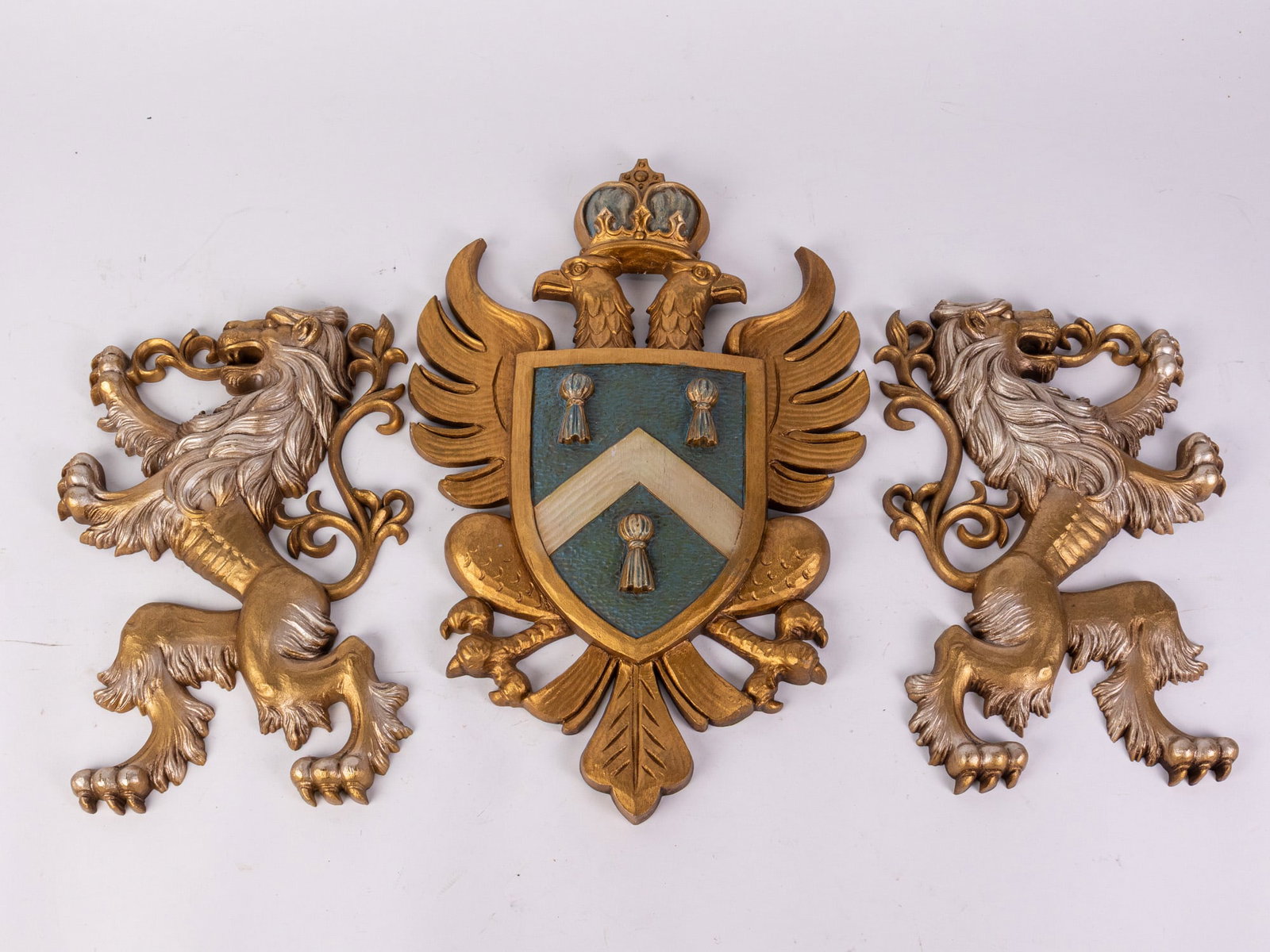 Vintage Mid Century Burwood Crest Shield Wall Hanging: Vintage Mid Century Burwood Crest Shield Wall Hanging Size 18" x 12" Literature Brooks Auction – Online Auction Terms & Conditions Contact: (856) 694-2960 | info@brooks.auction READ BEFORE Y