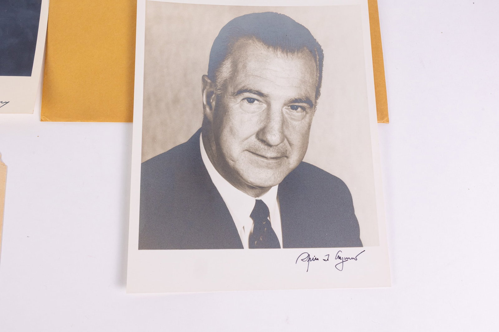 Autographs from Assorted 20th Century American Politicians - 4