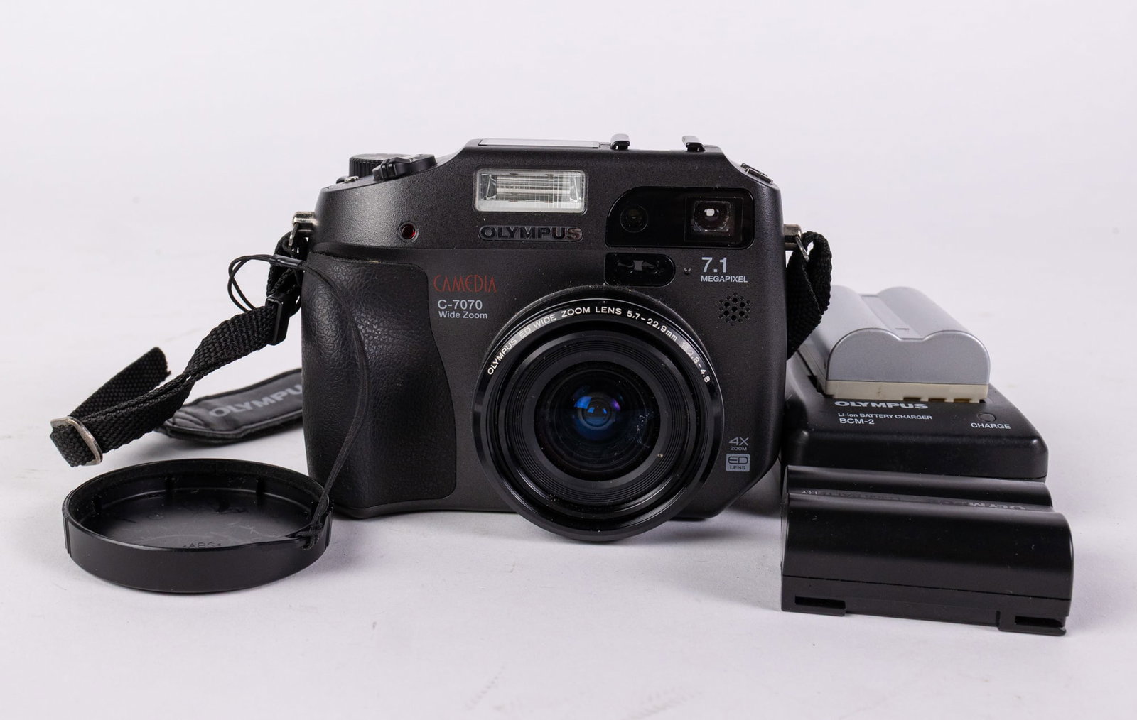 Olympus C-7070 Digital Camera (1 of 5)
