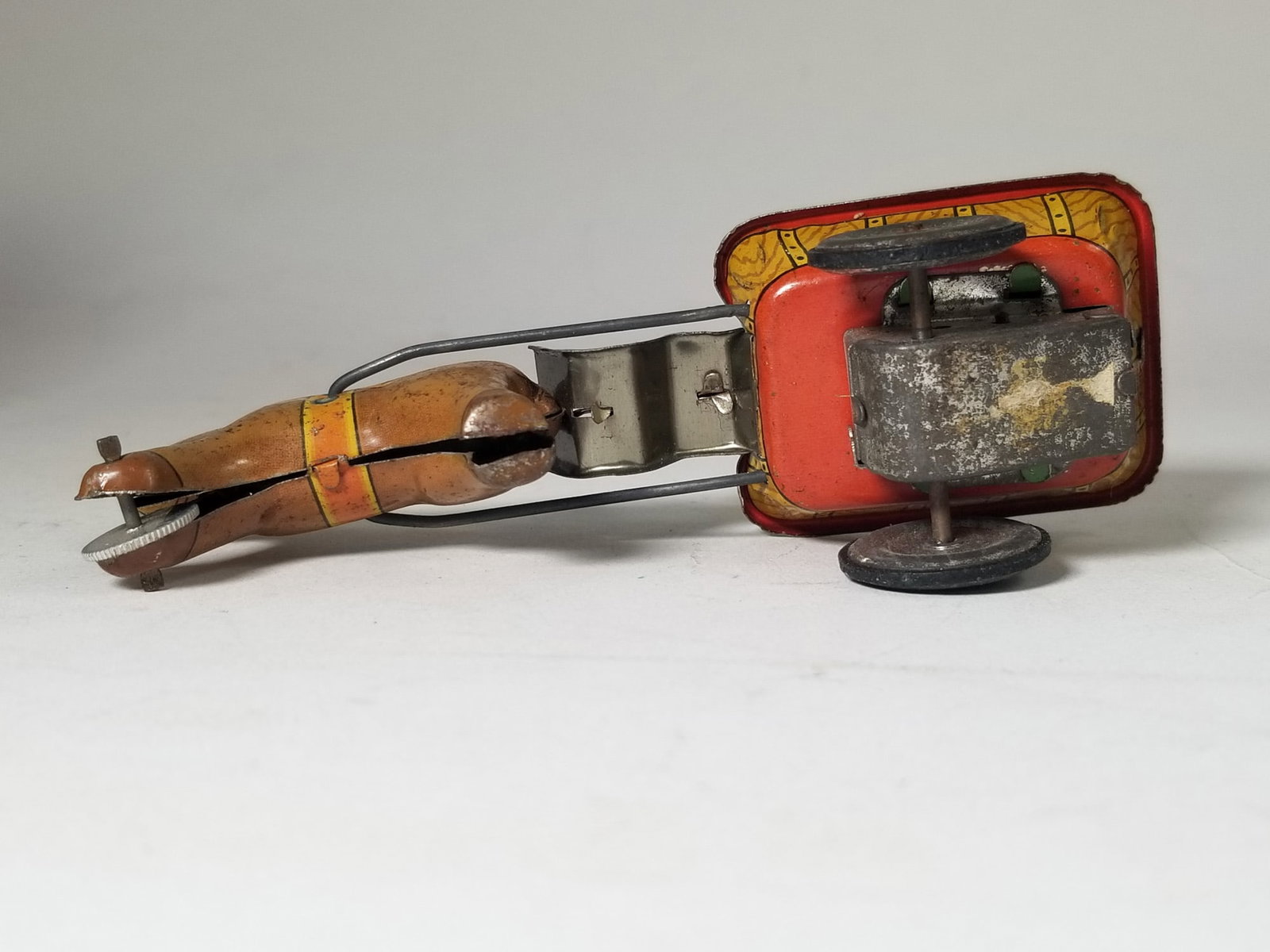Three Vintage Wind Up Tin Litho Toys - 4