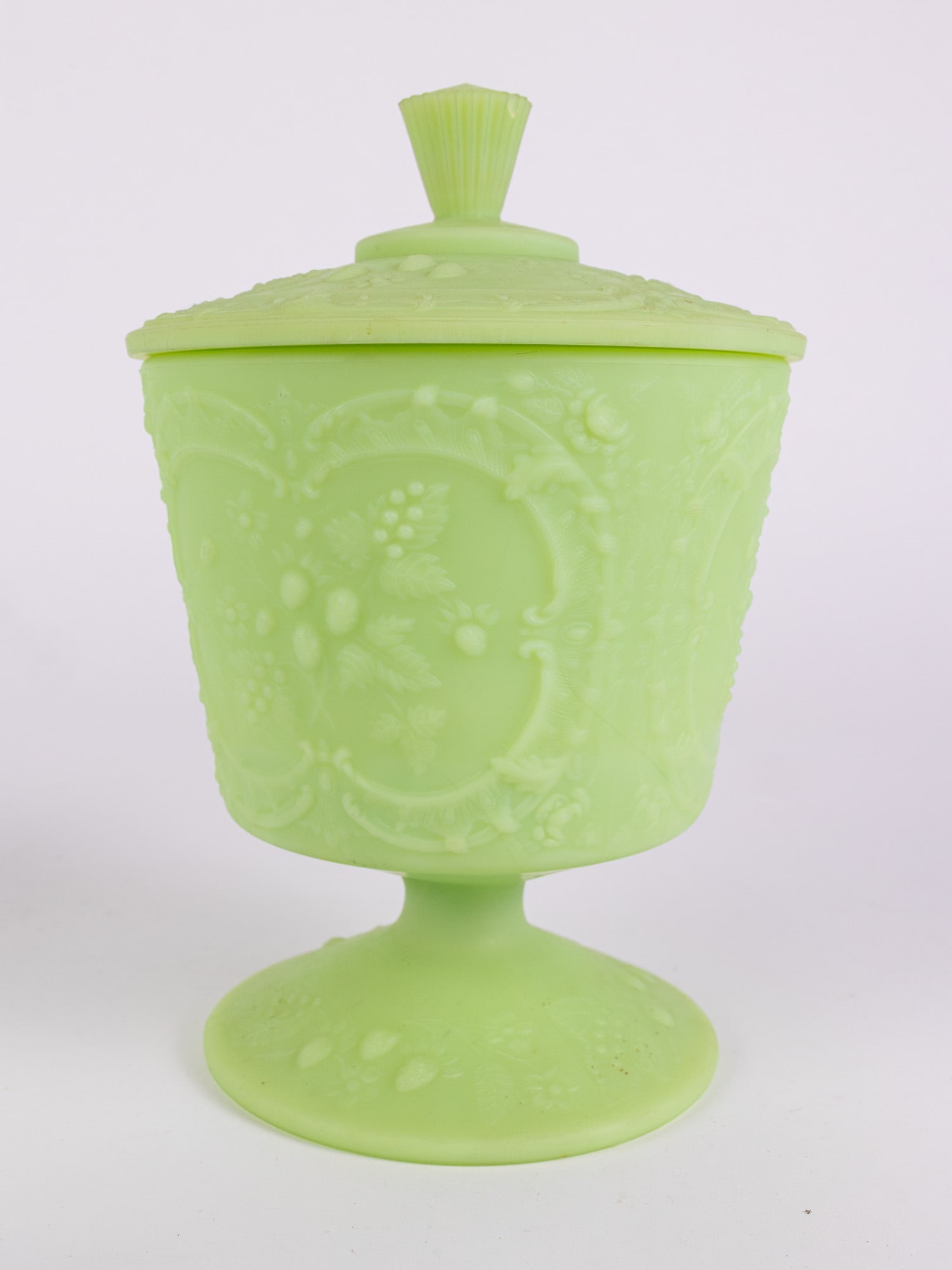 Fenton Wild Strawberry Satin Custard Uranium Lidded Compote: Fenton Wild Strawberry Satin Custard Uranium Lidded Compote Size 9" H Literature Brooks Auction – Online Auction Terms & Conditions Contact: (856) 694-2960 | info@brooks.auction READ BEFORE YOU