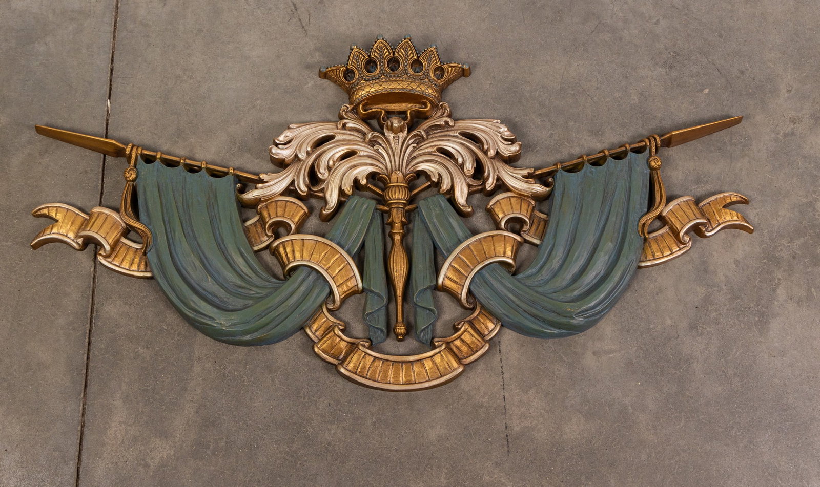 Vintage Mid Century Burwood Crest Shield Wall Hanging: Vintage Mid Century Burwood Crest Shield Wall Hanging Size 22" x 43" Literature Brooks Auction – Online Auction Terms & Conditions Contact: (856) 694-2960 | info@brooks.auction READ BEFORE YOU