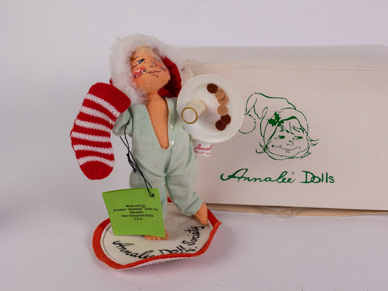 Grouping of Vintage Annalee Doll Society Figures & Pins - 4