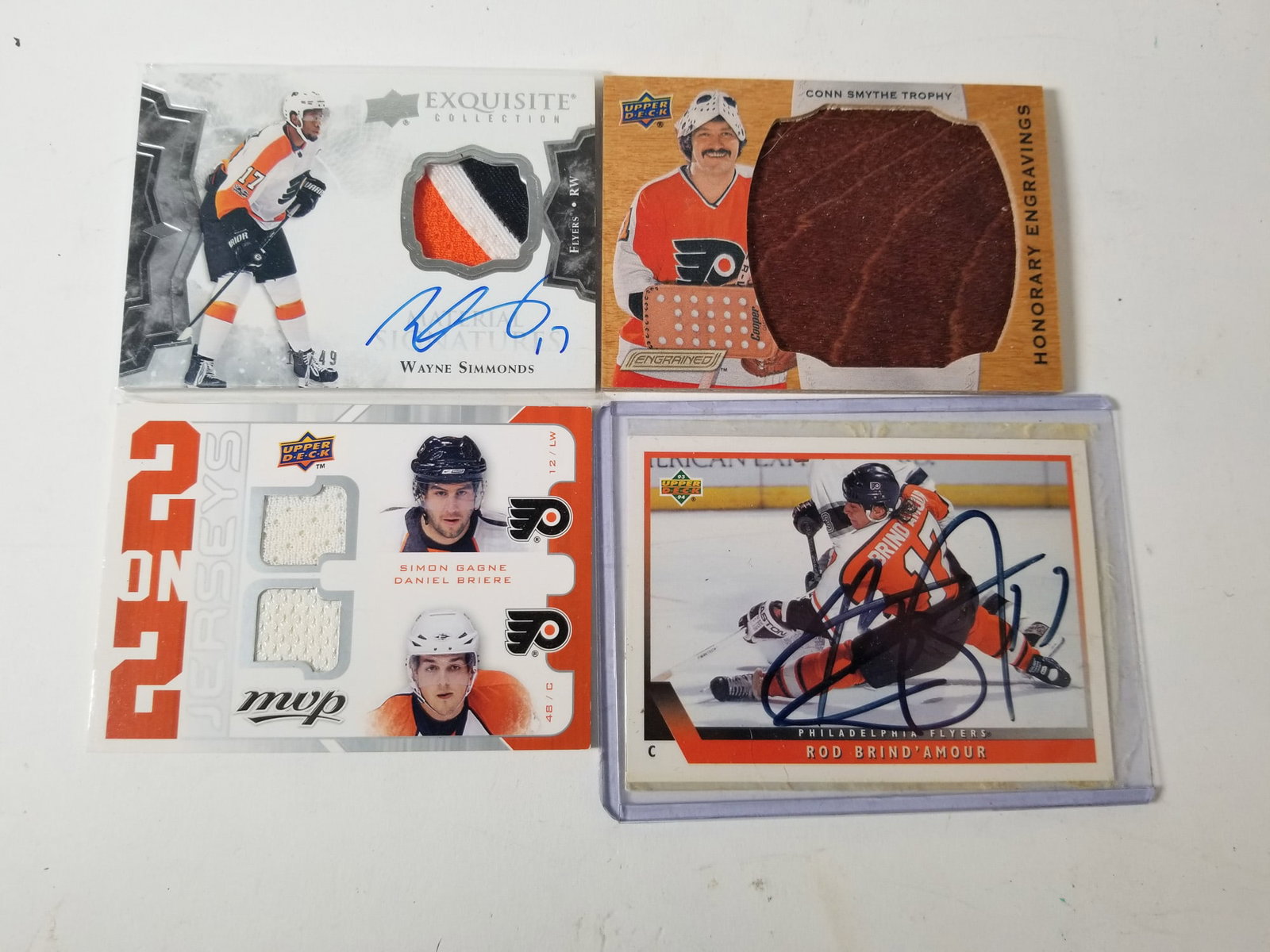 Assortment of Flyers Autograph and Relic Cards - 3