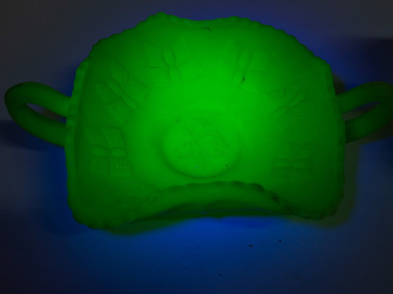 Two Pieces of Fenton Uranium Satin Custard Art Glass - 4
