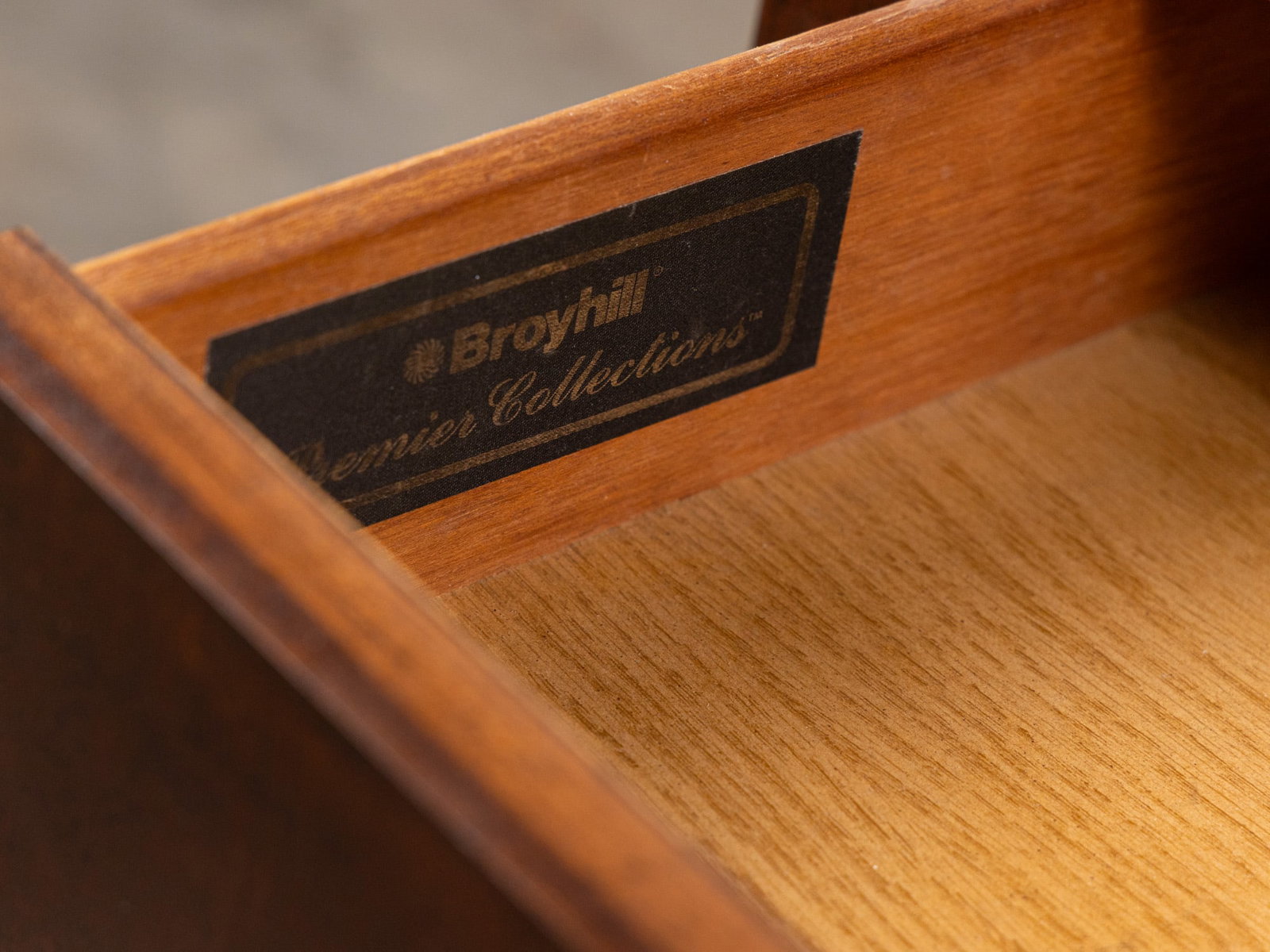 Vintage Broyhill Premier Collection Oriental Style End Table - 3