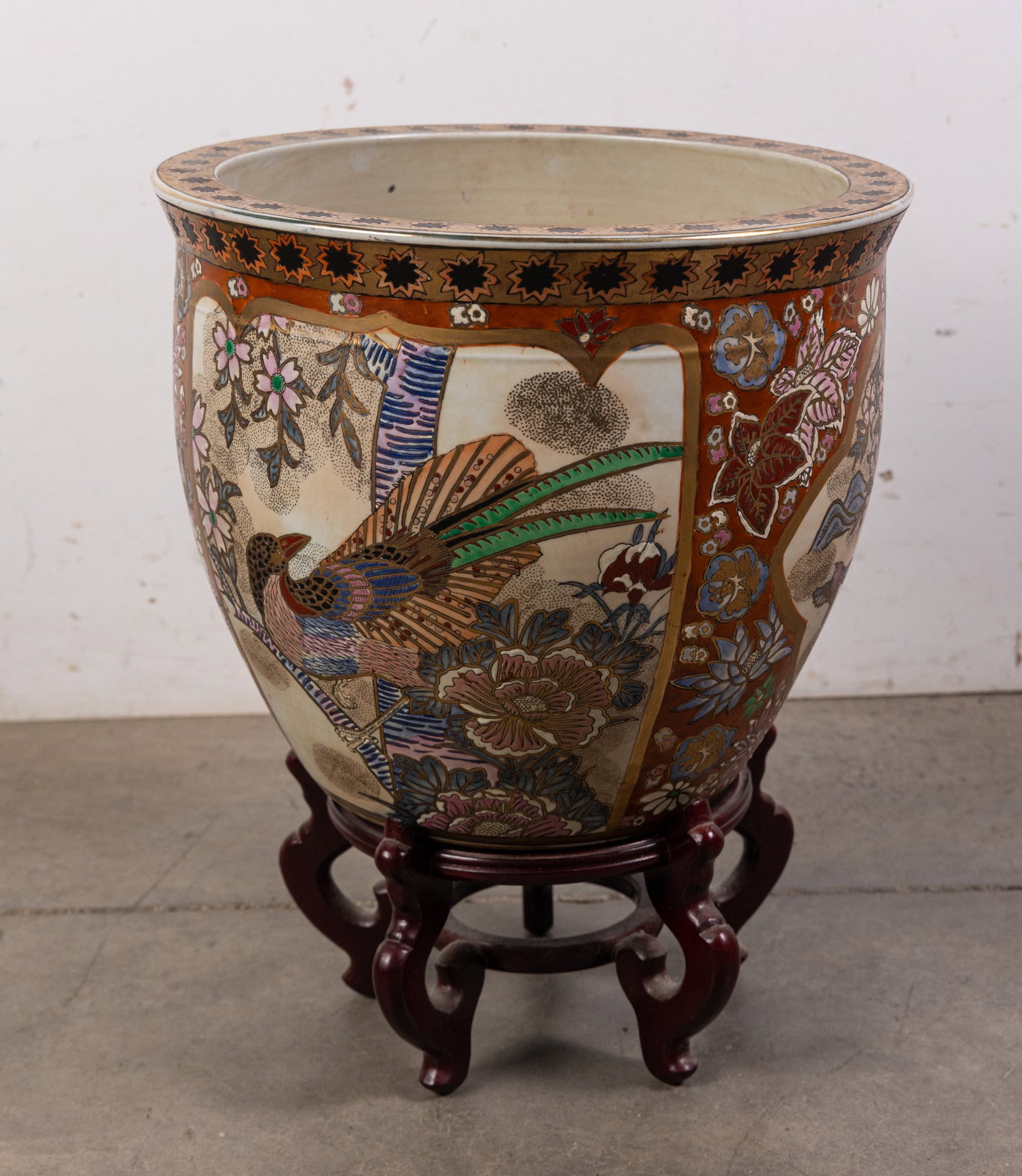 Vintage Chinese Style Porcelain Fishbowl Planter: Vintage Chinese Style Porcelain Fishbowl Planter Size 18.5" x 15" x 15" Literature Brooks Auction – Online Auction Terms & Conditions Contact: (856) 694-2960 | info@brooks.auction READ BEFORE