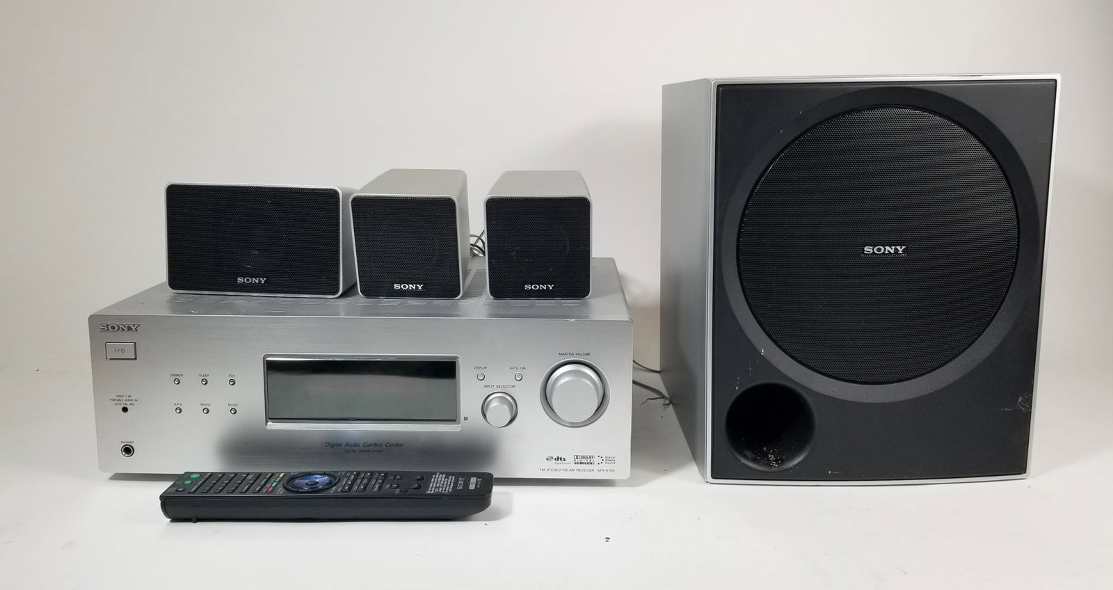 Sony STR-K790 Surround Sound Stereo Receiver w/ Speakers & Remote: Sony STR-K790 Surround Sound Stereo Receiver w/ Speakers & Remote Literature Brooks Auction – Online Auction Terms & Conditions Contact: (856) 694-2960 | info@brooks.auction READ BEFORE YOU BID: