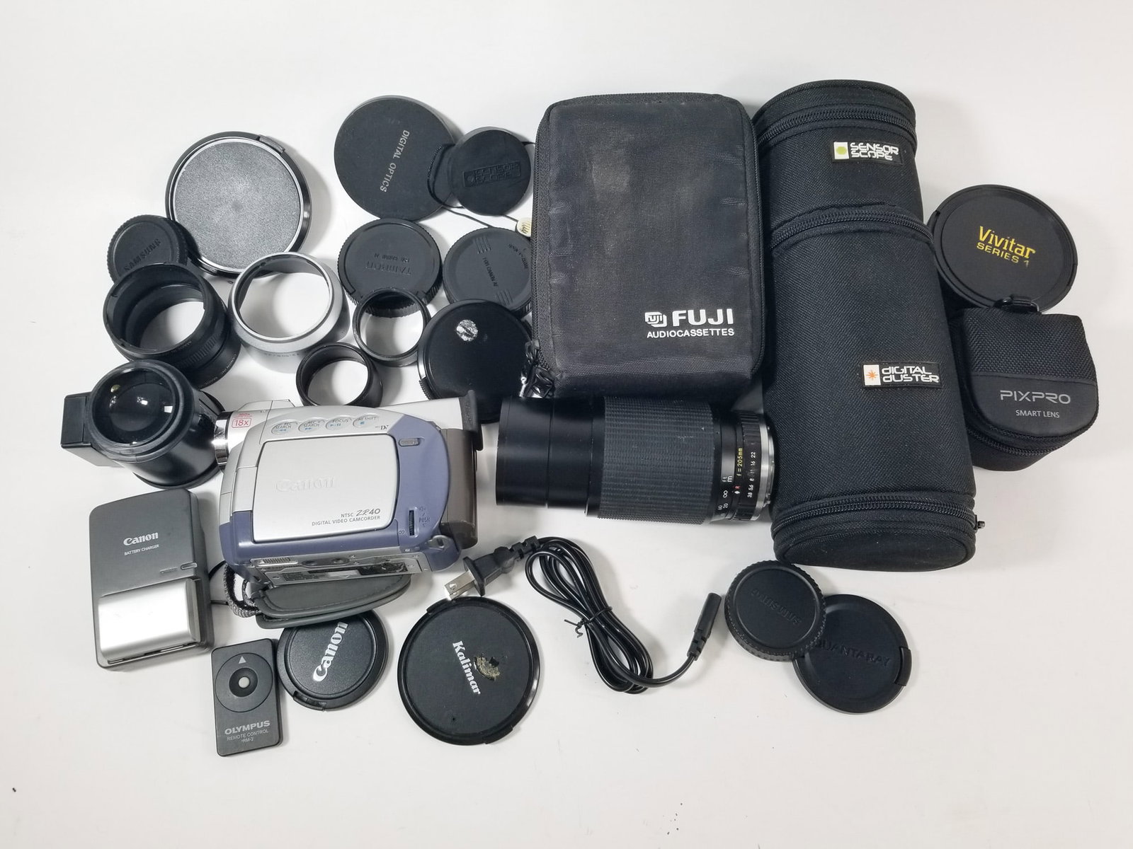 Lot of Assorted Vintage Camera Accessories (1 of 4)