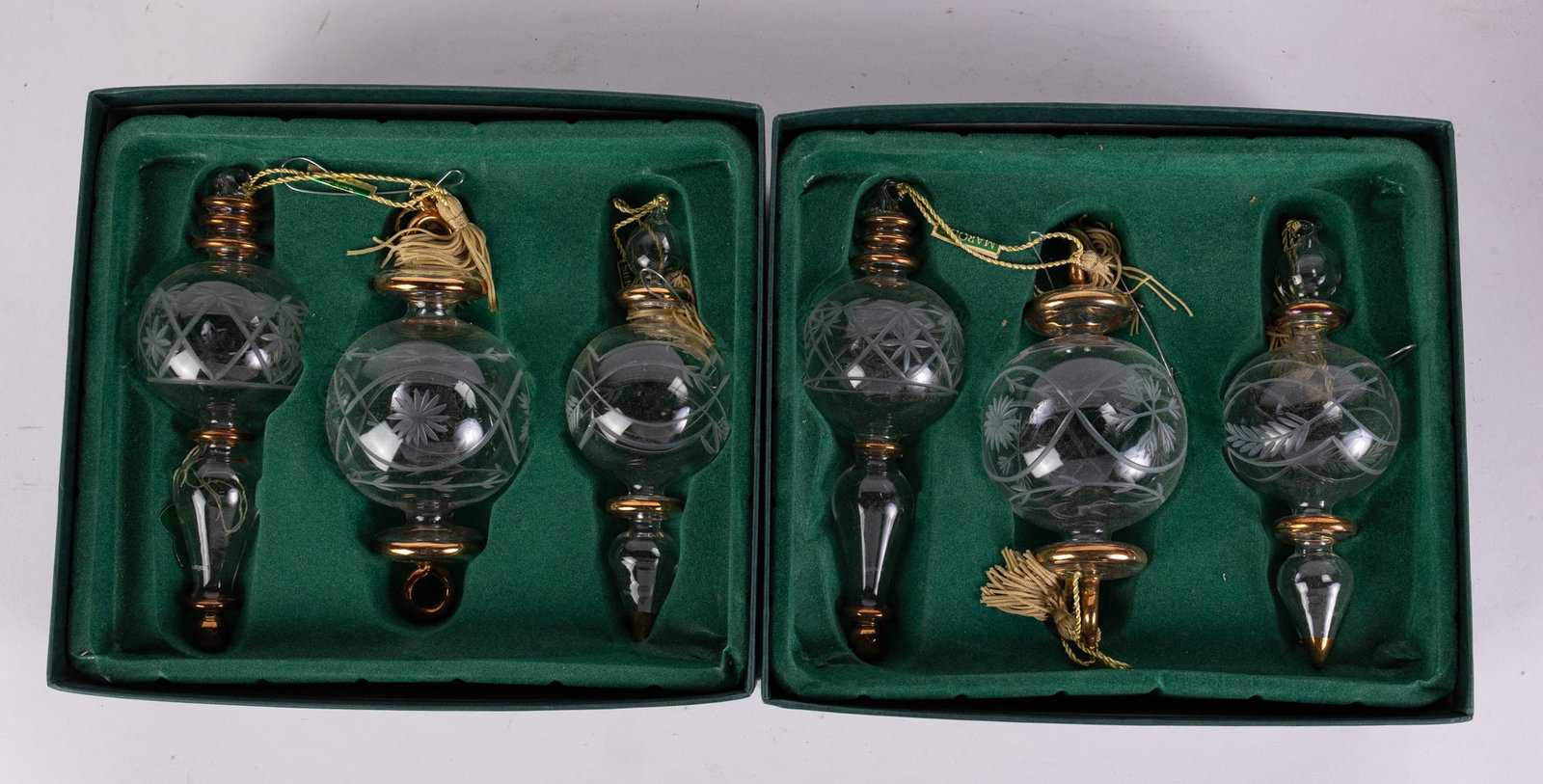 Grouping of Waterford Crystal Ornaments: Grouping of Waterford Crystal Ornaments Size 7" x 12" x 12" Literature Brooks Auction – Online Auction Terms & Conditions Contact: (856) 694-2960 | info@brooks.auction READ BEFORE YOU BID: We
