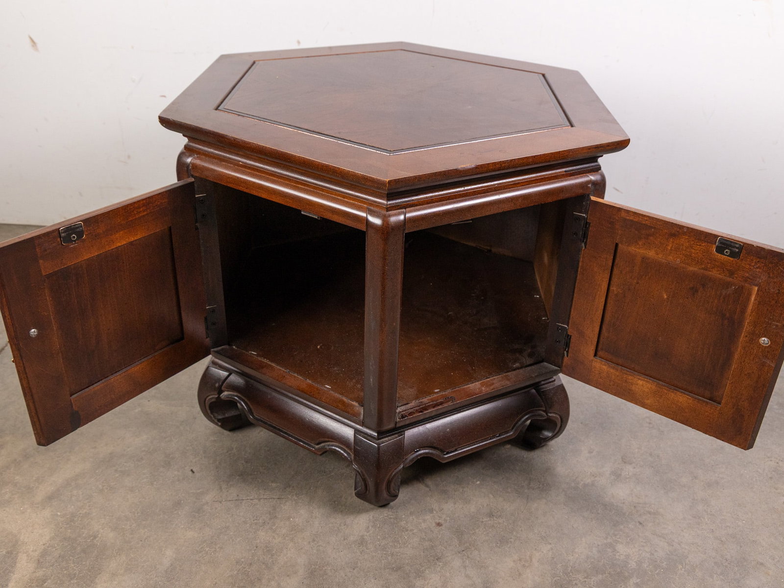Vintage Oriental Octagonal End Table - 3