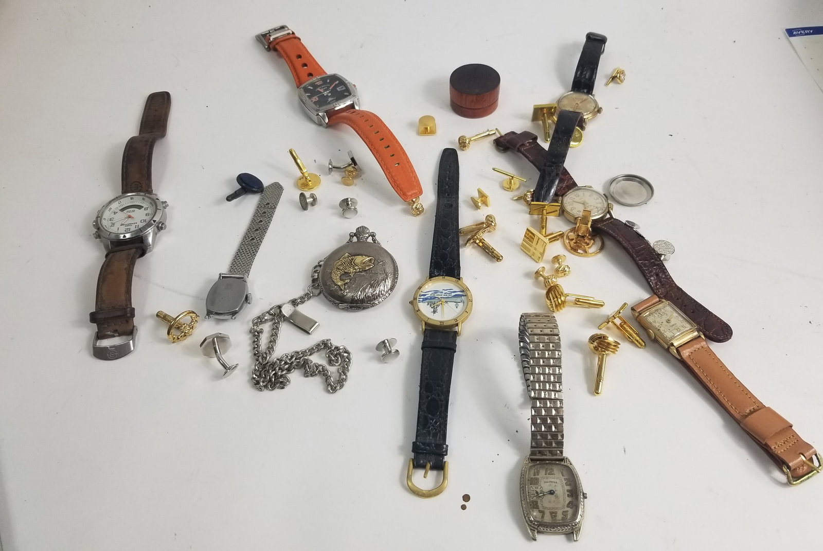 Premium Mens watches and accessories ft seiko, timex: Mens watches and accessories like pins and cufflinks Literature Brooks Auction – Online Auction Terms & Conditions Contact: (856) 694-2960 | info@brooks.auction READ BEFORE YOU BID: We want you 