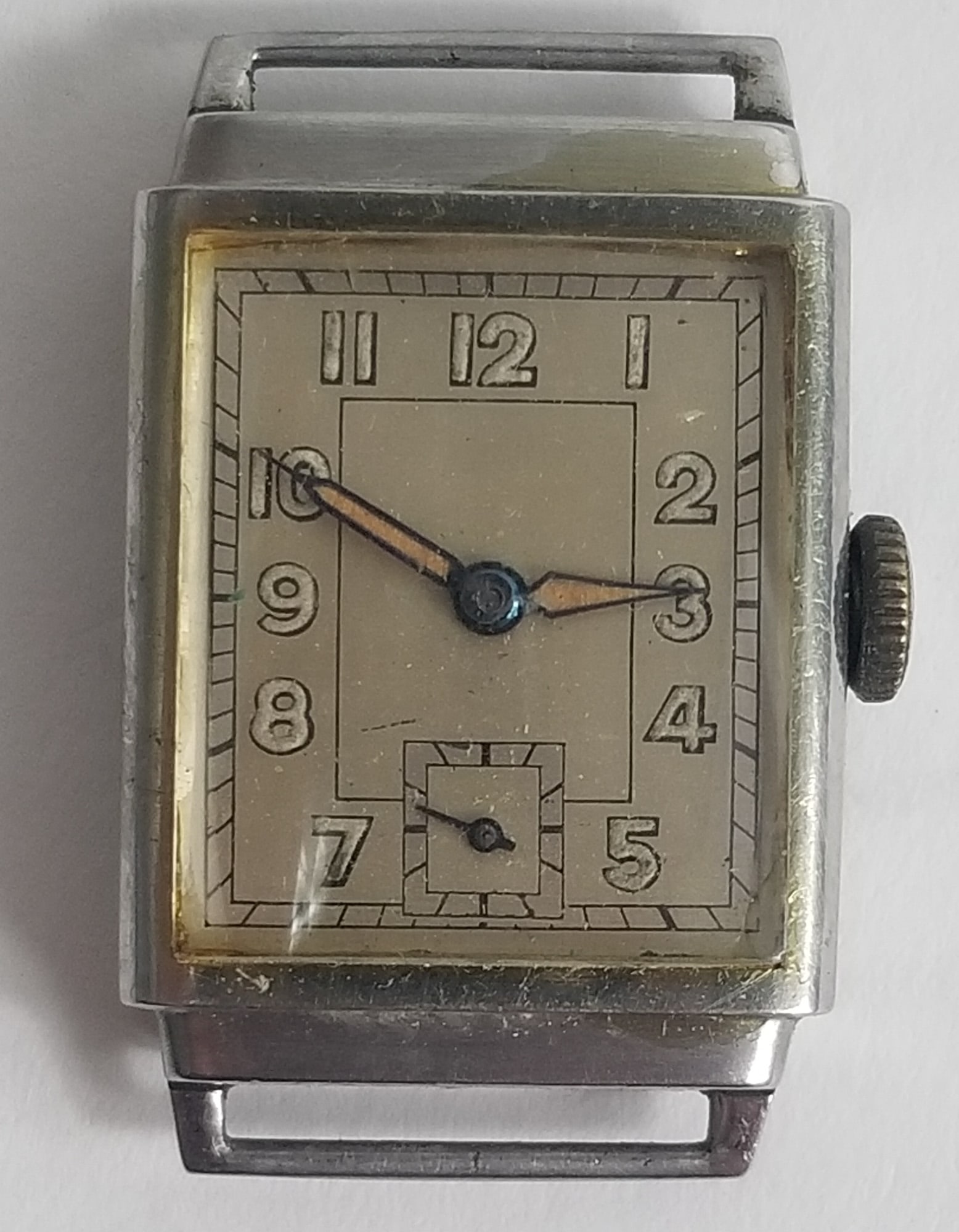 Art Deco Tanker style Wrist Watch no Band: Art Deco Tanker style Wrist Watch no Band Literature Brooks Auction – Online Auction Terms & Conditions Contact: (856) 694-2960 | info@brooks.auction READ BEFORE YOU BID: We want you to feel