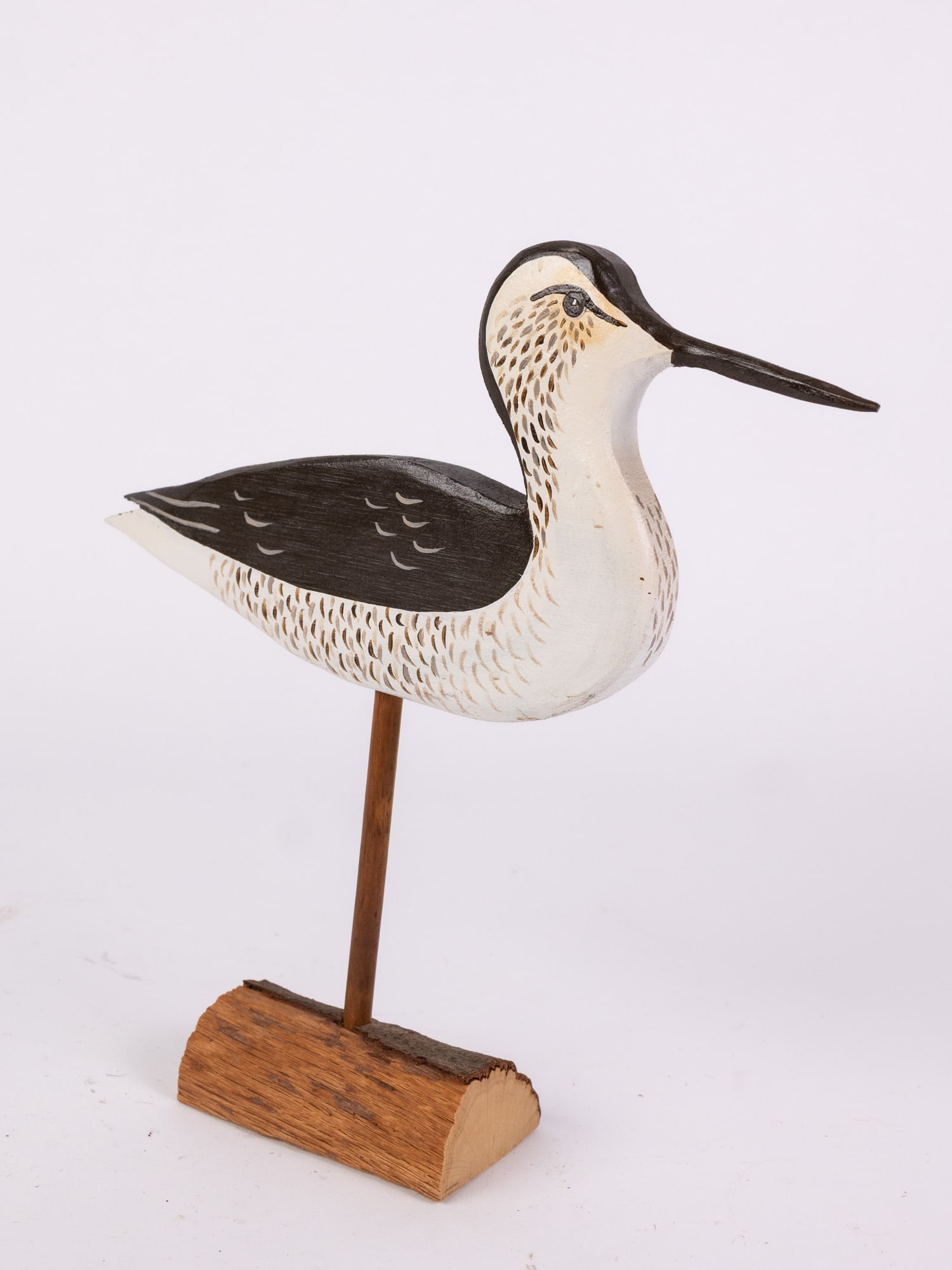 Phyllis L. Jones [Salisbury, MD] Shorebird Decoy: A Sandpiper mounted on half round log Size 9.5" x 9" x 2" Literature Brooks Auction – Online Auction Terms & Conditions Contact: (856) 694-2960 | info@brooks.auction READ BEFORE YOU BID: We