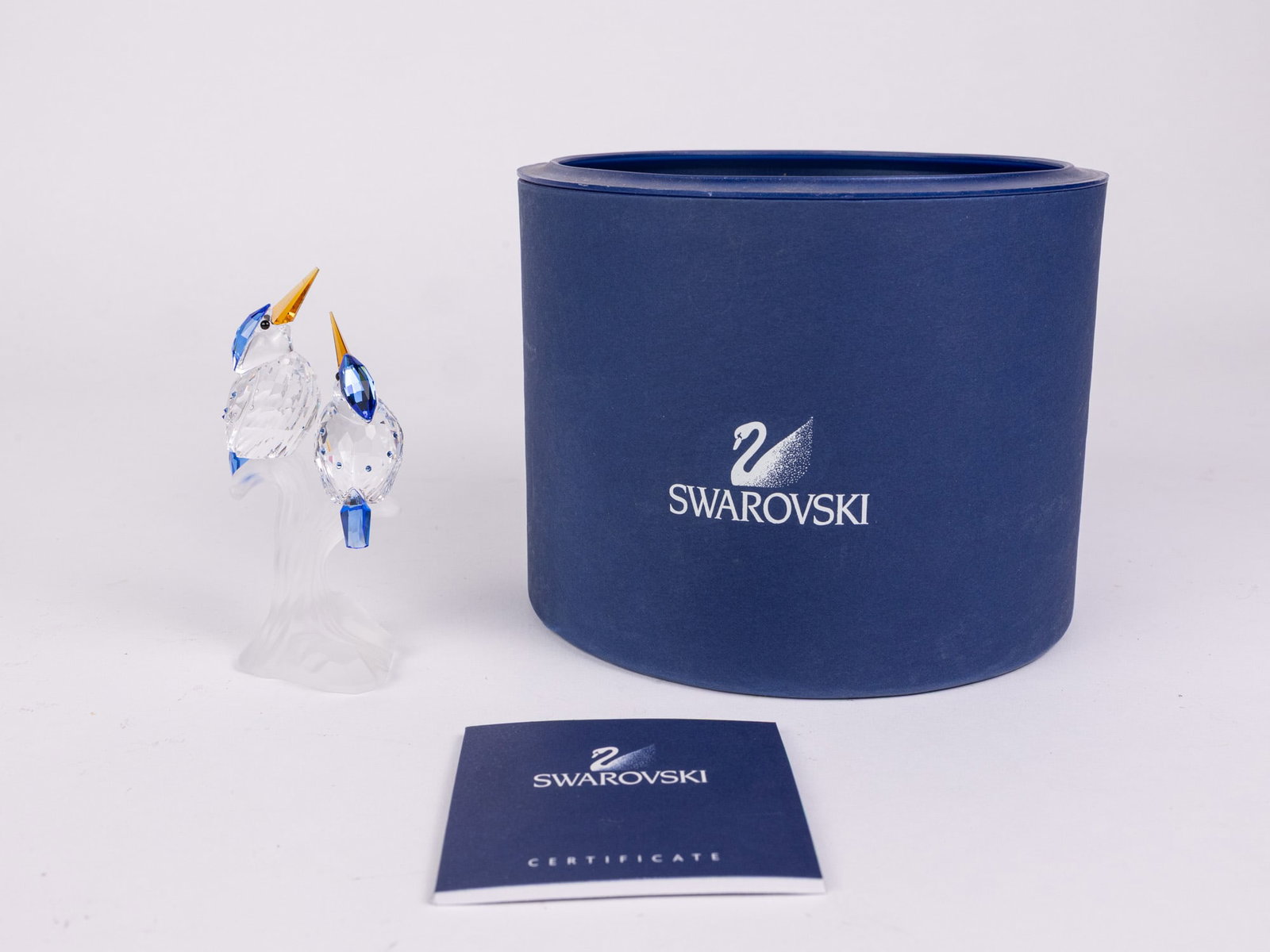Swarovski " King Fishers Malachite " Crystal Figurine IOB: Swarovski " King Fishers Malachite " Crystal Figurine IOB Size 4" H Literature Brooks Auction – Online Auction Terms & Conditions Contact: (856) 694-2960 | info@brooks.auction READ BEFORE YOU