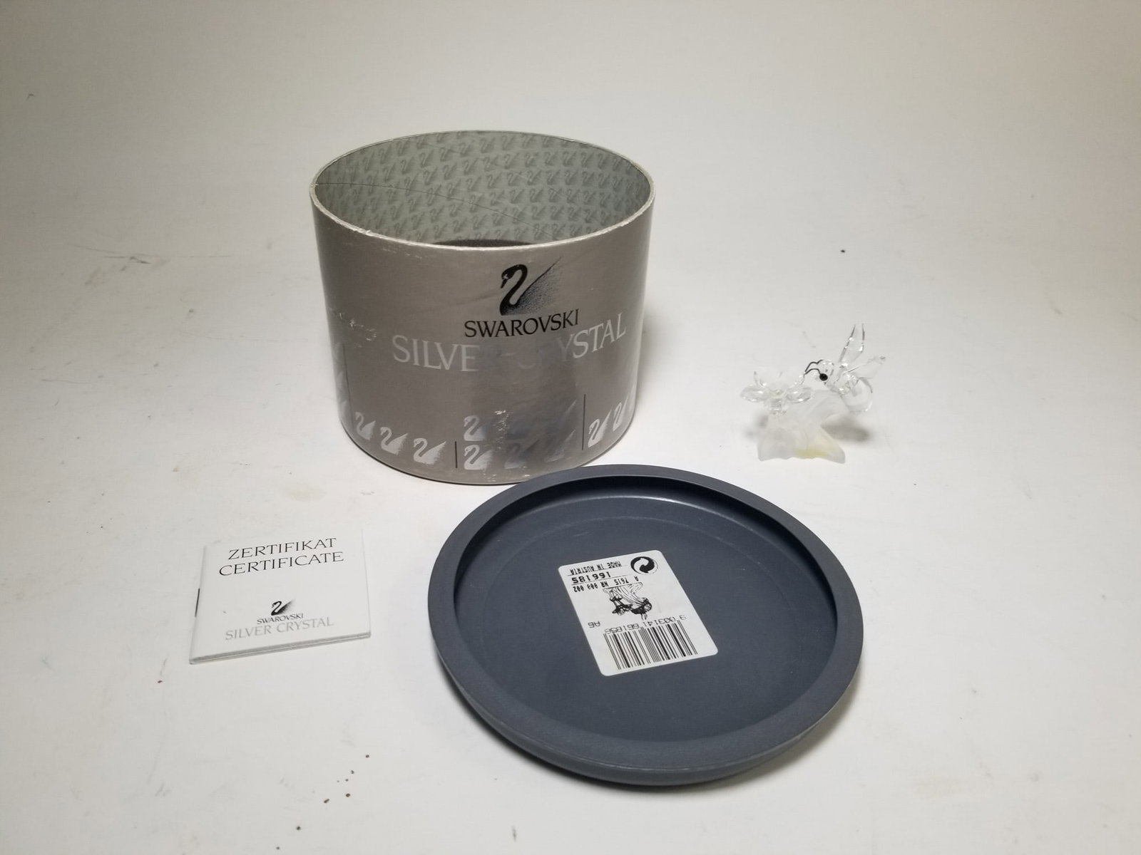 Swarovski Crystal "Bumblebee on a Flower" IOB: Swarovski Crystal "Bumblebee on a Flower" IOB Size 2" H Literature Brooks Auction – Online Auction Terms & Conditions Contact: (856) 694-2960 | info@brooks.auction READ BEFORE YOU BID: We want